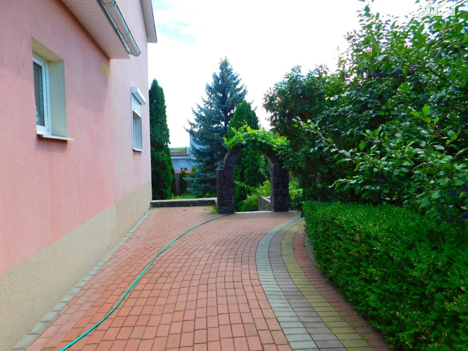 триповерховий будинок з опаленням, 387.3 кв. м, цегла. Продаж в Вінниці, район Центр фото 1 триповерховий будинок з опаленням, 387.3 кв. м, цегла. Продаж в Вінниці, район Центр фото 1