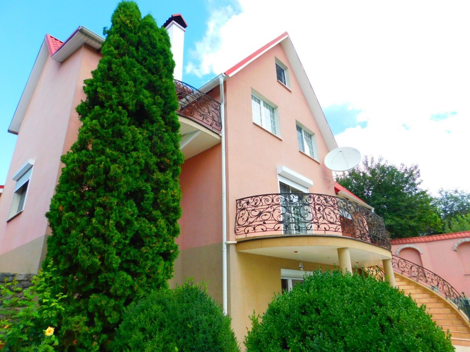 триповерховий будинок з опаленням, 387.3 кв. м, цегла. Продаж в Вінниці, район Центр фото 1 триповерховий будинок з опаленням, 387.3 кв. м, цегла. Продаж в Вінниці, район Центр фото 1