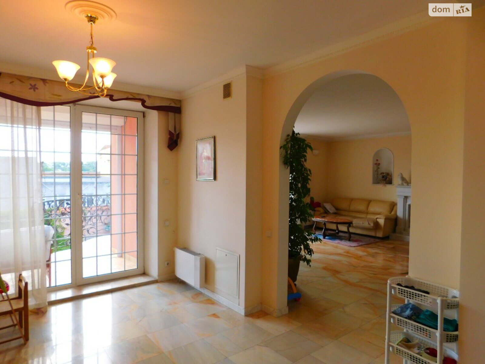 триповерховий будинок з опаленням, 387.3 кв. м, цегла. Продаж в Вінниці, район Центр фото 1 триповерховий будинок з опаленням, 387.3 кв. м, цегла. Продаж в Вінниці, район Центр фото 1