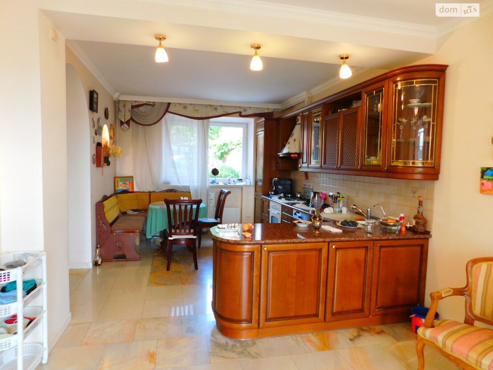 триповерховий будинок з опаленням, 387.3 кв. м, цегла. Продаж в Вінниці, район Центр фото 1 триповерховий будинок з опаленням, 387.3 кв. м, цегла. Продаж в Вінниці, район Центр фото 1