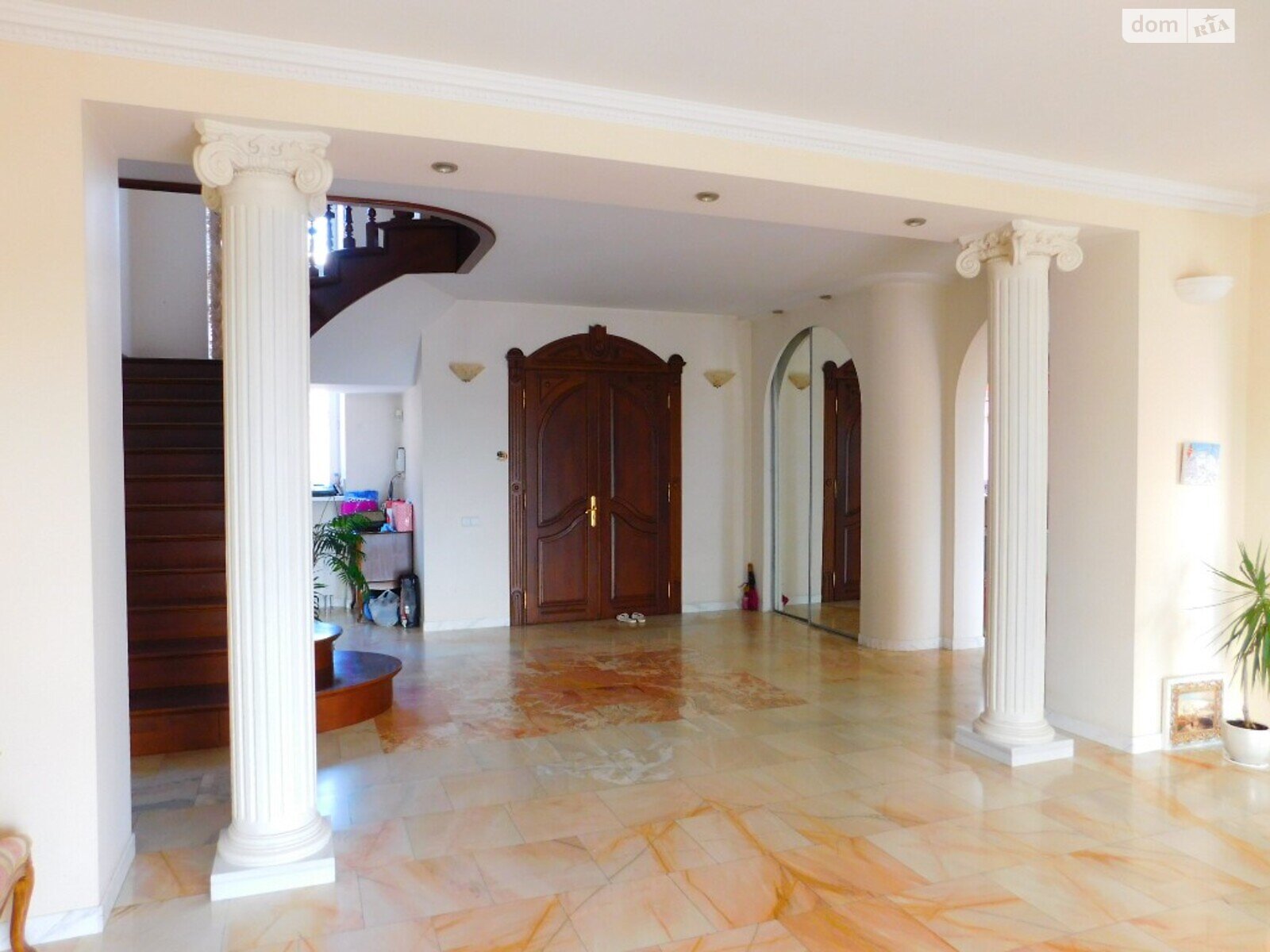 триповерховий будинок з опаленням, 387.3 кв. м, цегла. Продаж в Вінниці, район Центр фото 1 триповерховий будинок з опаленням, 387.3 кв. м, цегла. Продаж в Вінниці, район Центр фото 1