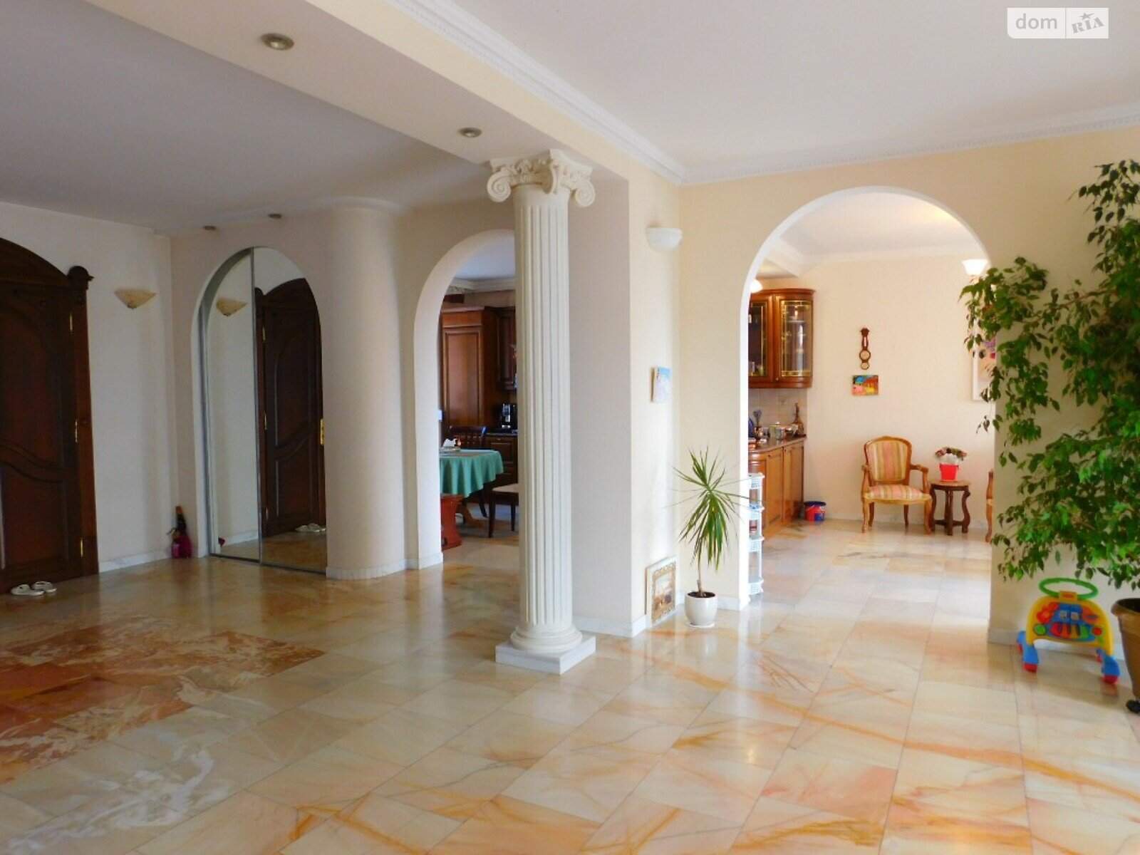 триповерховий будинок з опаленням, 387.3 кв. м, цегла. Продаж в Вінниці, район Центр фото 1 триповерховий будинок з опаленням, 387.3 кв. м, цегла. Продаж в Вінниці, район Центр фото 1