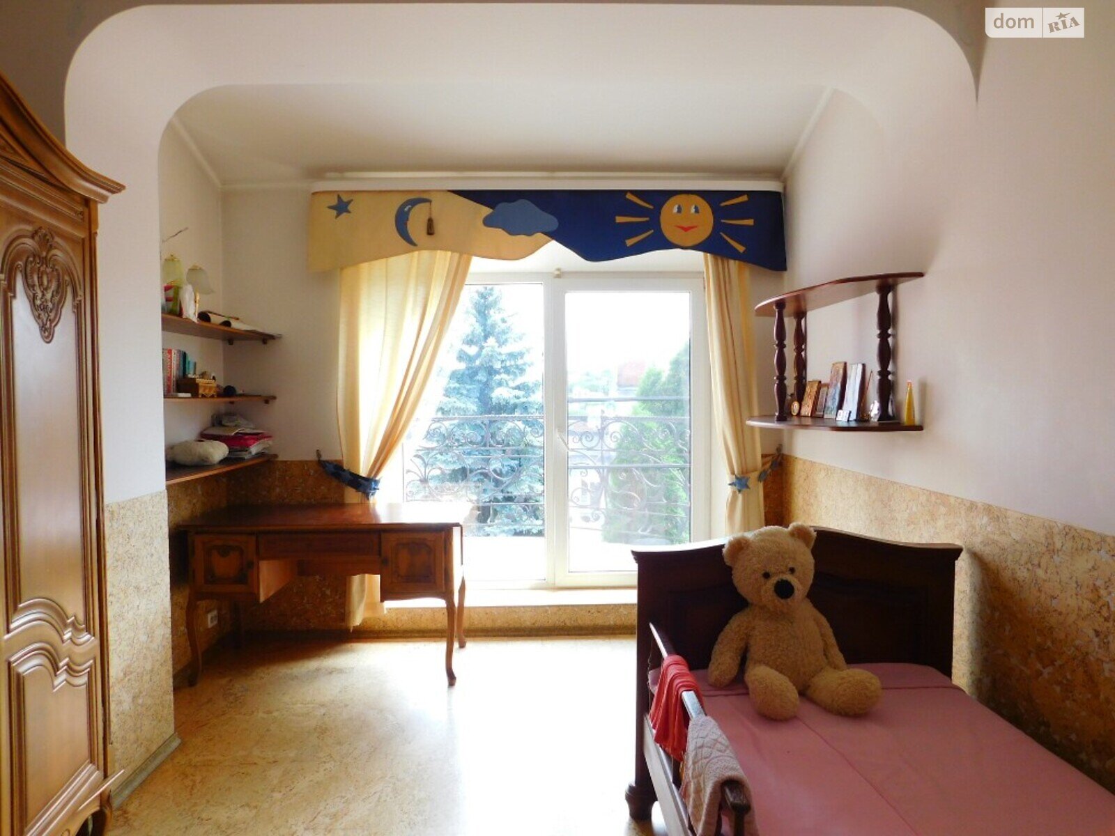 триповерховий будинок з опаленням, 387.3 кв. м, цегла. Продаж в Вінниці, район Центр фото 1 триповерховий будинок з опаленням, 387.3 кв. м, цегла. Продаж в Вінниці, район Центр фото 1