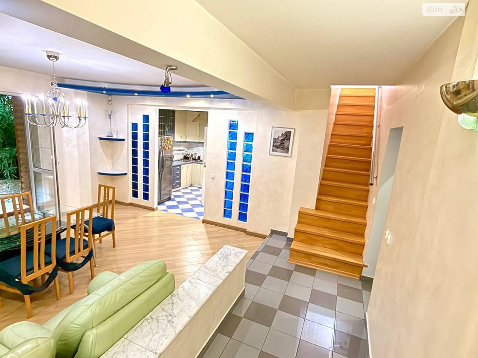двоповерховий будинок з гаражем, 156 кв. м, цегла. Продаж в Вінниці, район Центр фото 1 двоповерховий будинок з гаражем, 156 кв. м, цегла. Продаж в Вінниці, район Центр фото 1