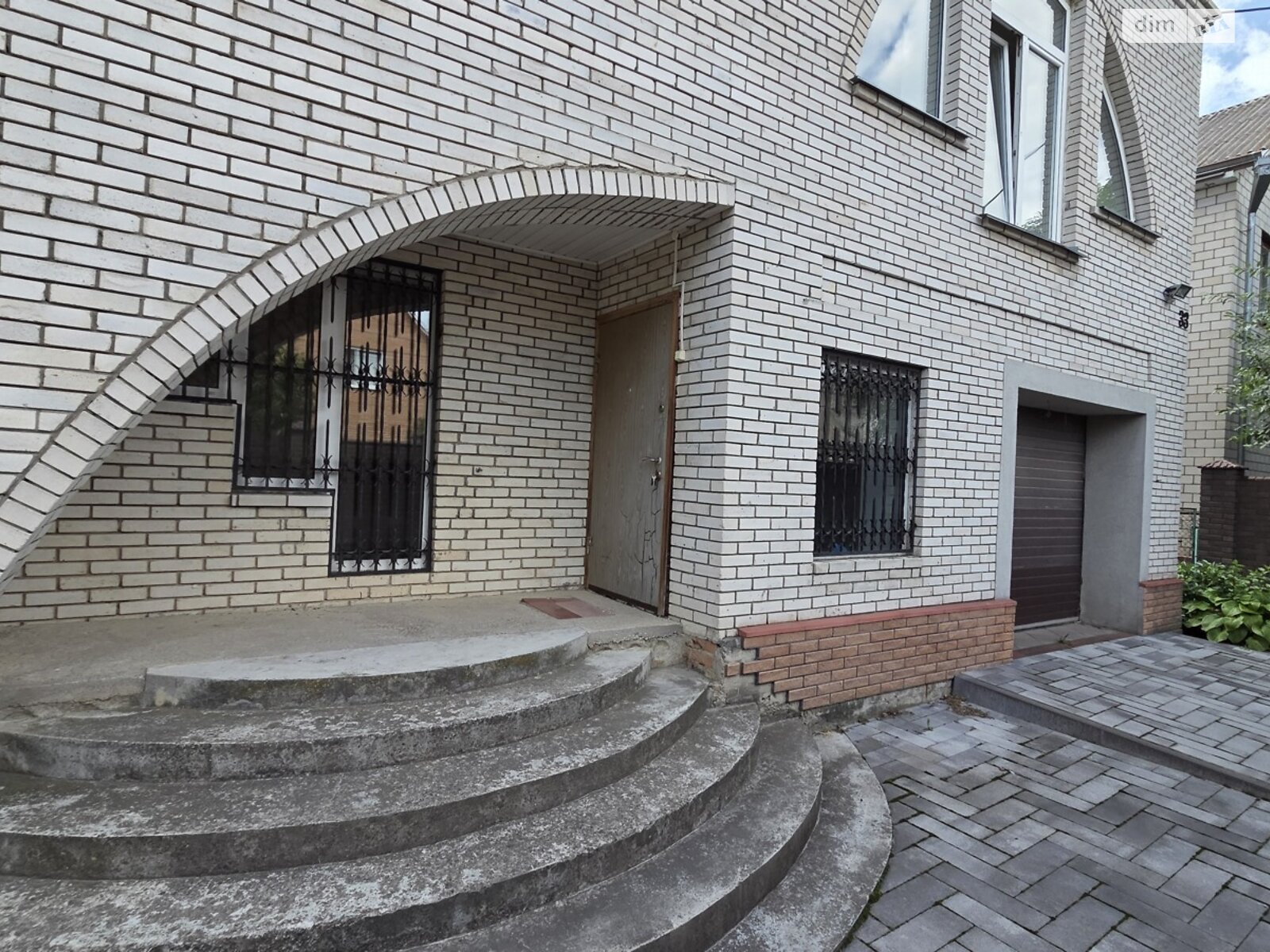 трехэтажный дом с верандой, 262 кв. м, кирпич. Продажа в Винницких Хуторах фото 1