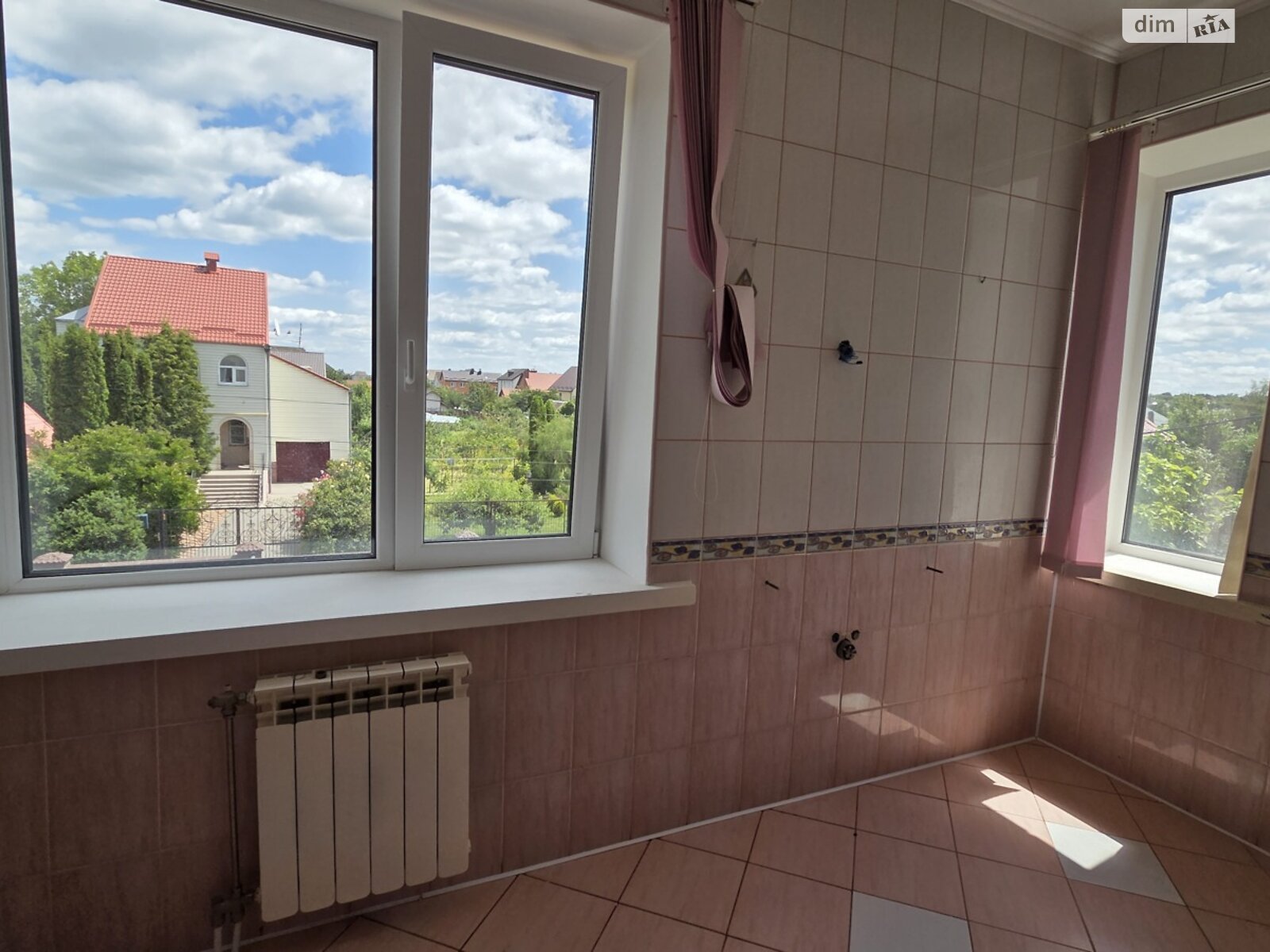 трехэтажный дом с верандой, 262 кв. м, кирпич. Продажа в Винницких Хуторах фото 1