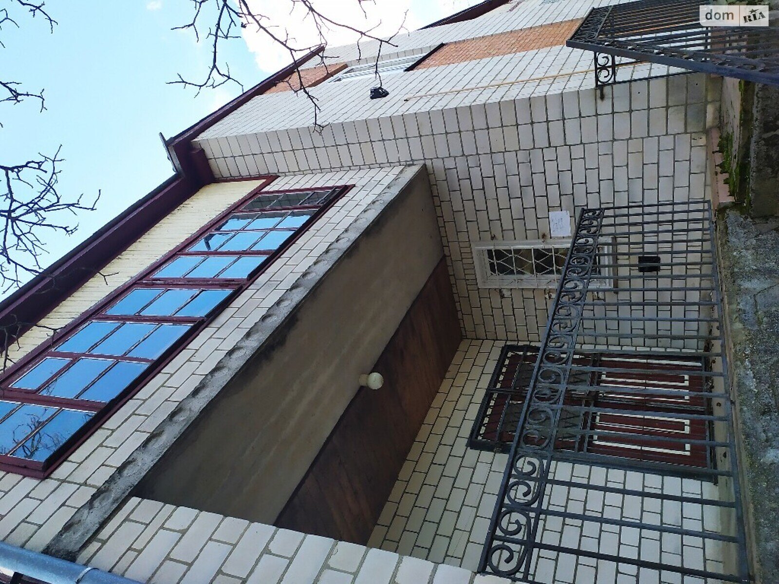 трехэтажный дом веранда, 330 кв. м, кирпич. Продажа в Вороновице фото 1