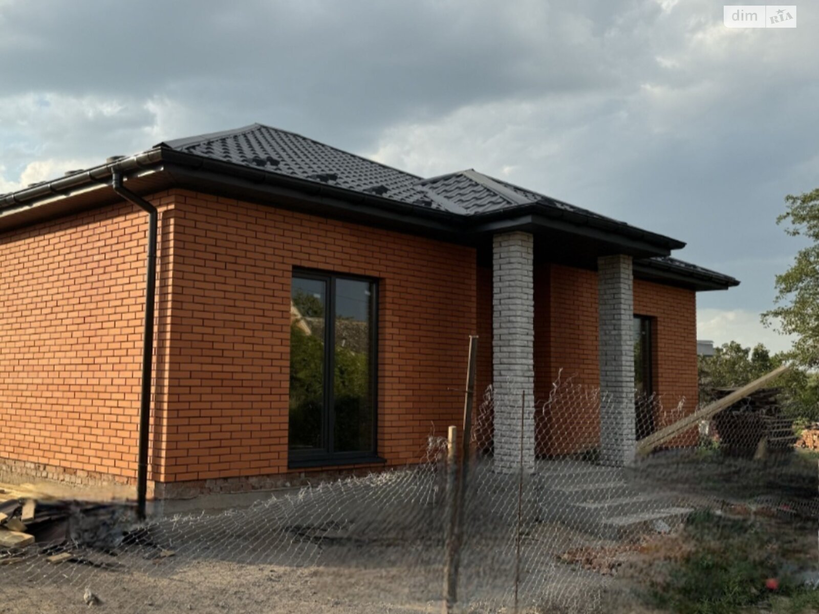 одноэтажный дом с верандой, 95 кв. м, кирпич. Продажа в Виннице район Замостье фото 1 одноэтажный дом с верандой, 95 кв. м, кирпич. Продажа в Виннице район Замостье фото 1