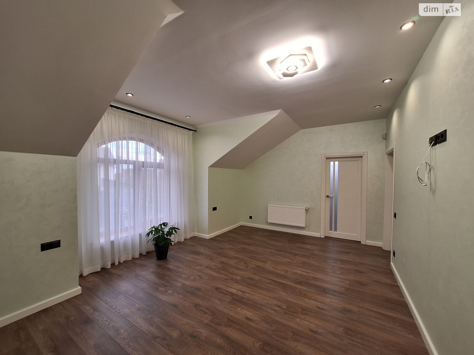 двухэтажный дом с отоплением, 245 кв. м, кирпич. Продажа в Виннице район Замостянский фото 1 двухэтажный дом с отоплением, 245 кв. м, кирпич. Продажа в Виннице район Замостянский фото 1