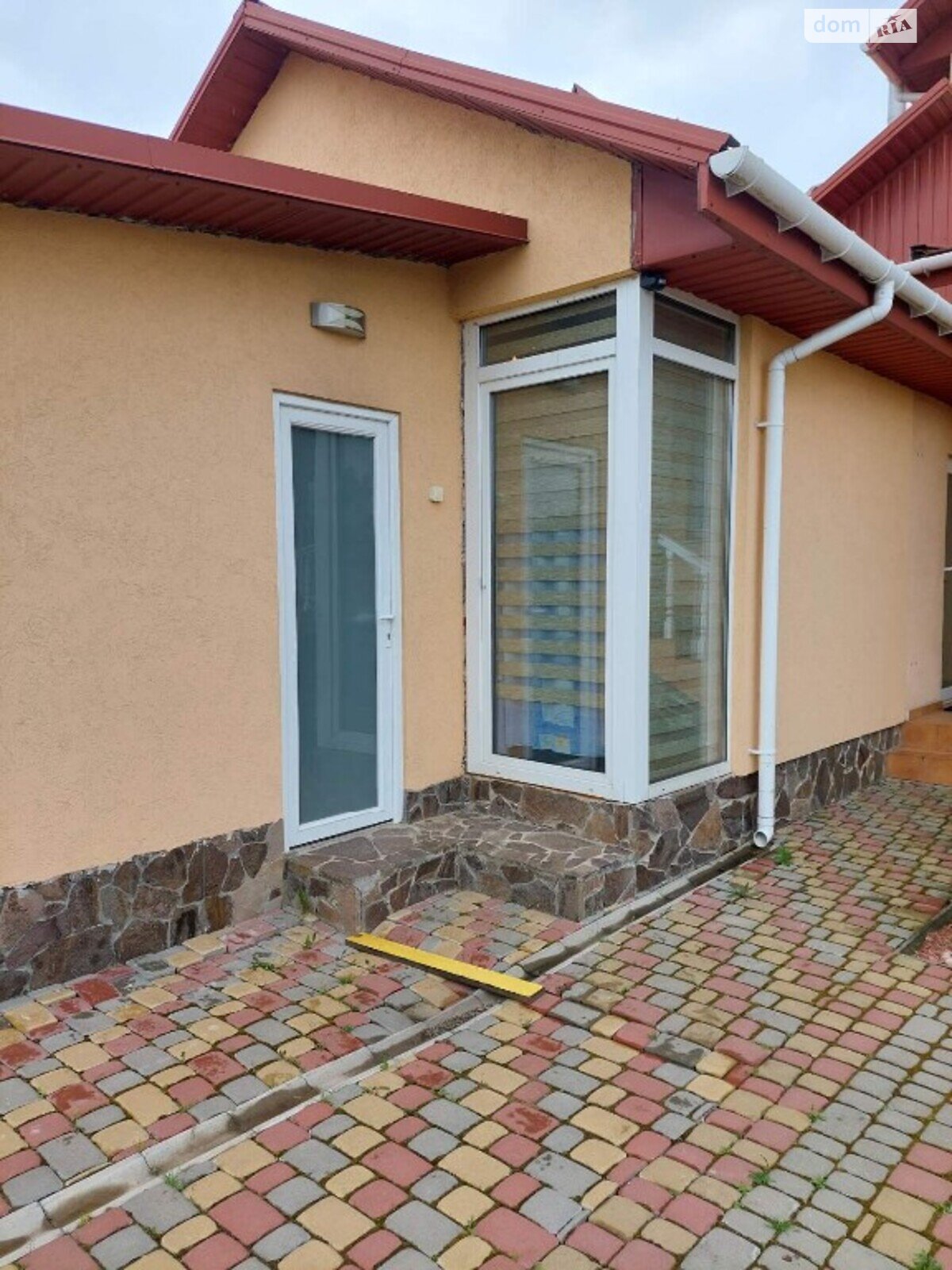 двухэтажный дом веранда, 231 кв. м, кирпич. Продажа в Зарванцах фото 1