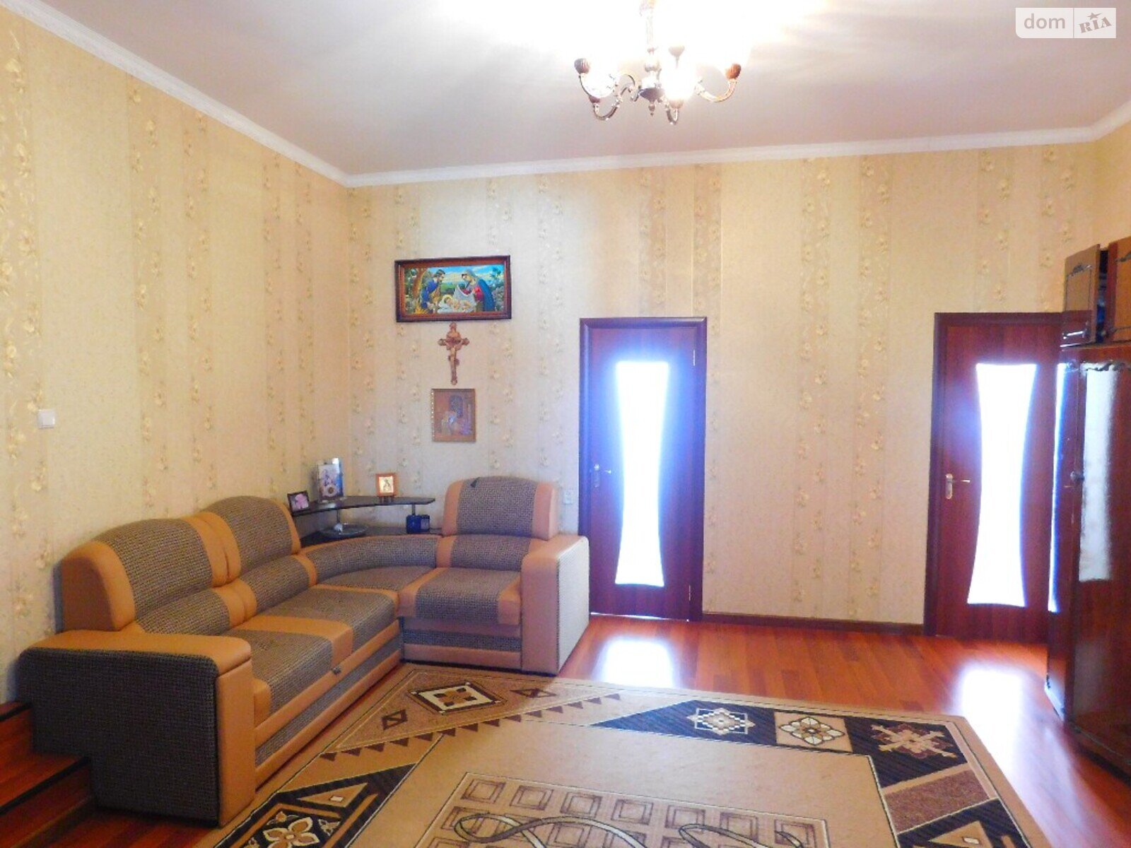 трехэтажный дом с балконом, 407.1 кв. м, кирпич. Продажа в Зарванцах фото 1