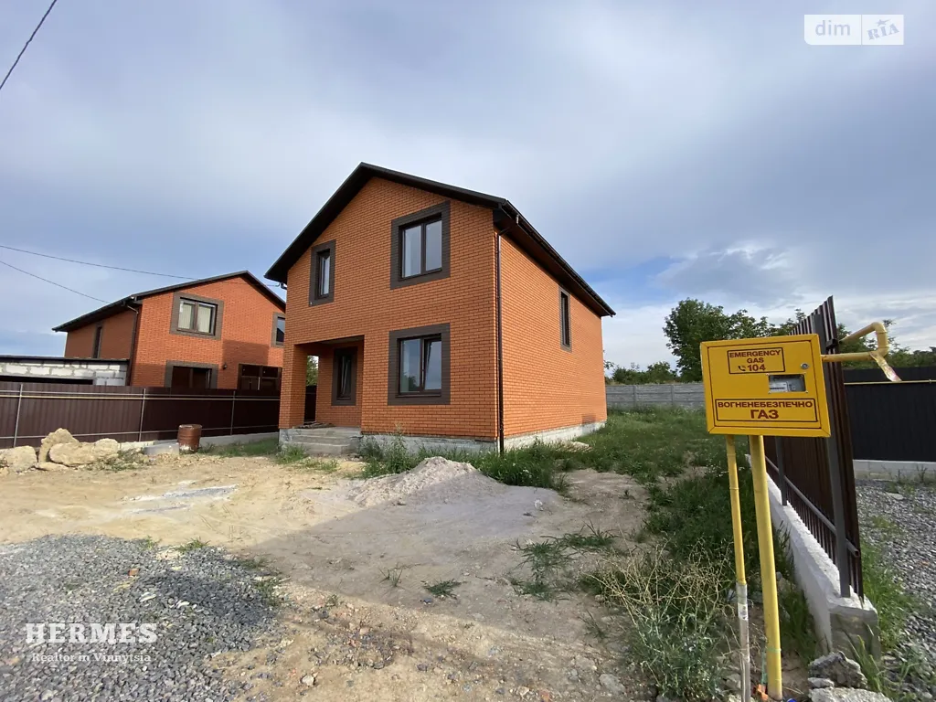 Продажа 2 этажного дома с участком на 5 соток, 120 кв. м, 4 комнаты