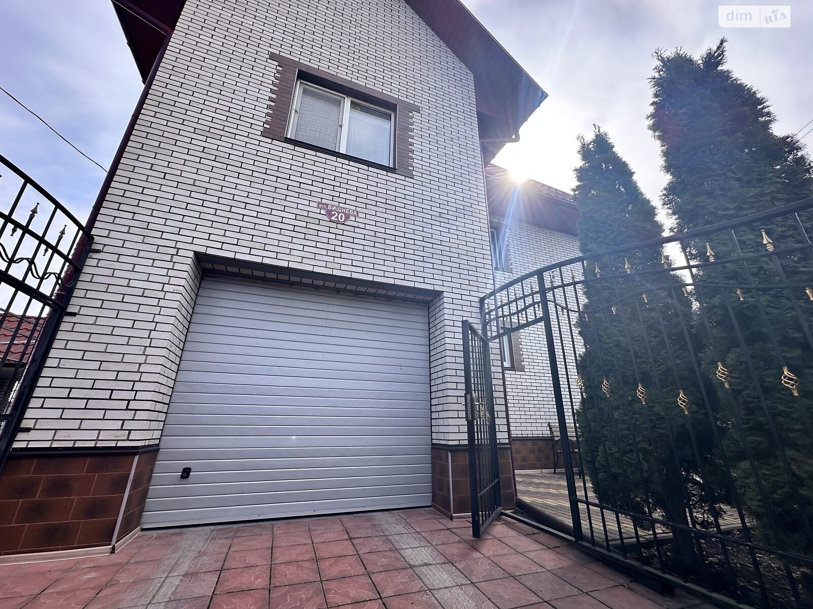 двухэтажный дом с гаражом, 300 кв. м, кирпич. Продажа в Винницких Хуторах фото 1 двухэтажный дом с гаражом, 300 кв. м, кирпич. Продажа в Винницких Хуторах фото 1