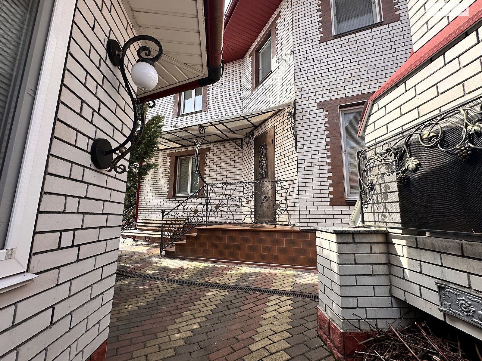 двухэтажный дом с гаражом, 300 кв. м, кирпич. Продажа в Винницких Хуторах фото 1 двухэтажный дом с гаражом, 300 кв. м, кирпич. Продажа в Винницких Хуторах фото 1