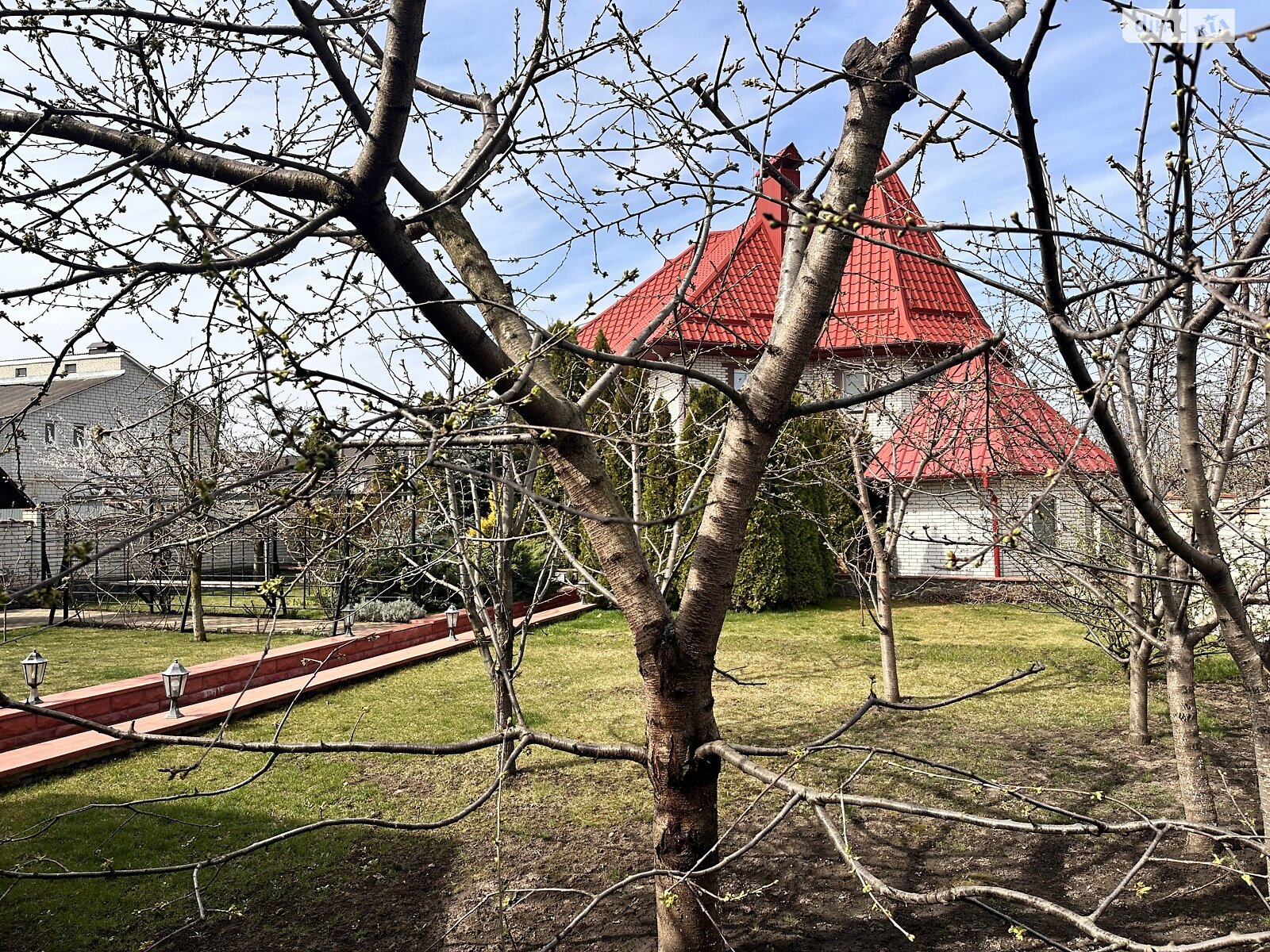 двухэтажный дом с гаражом, 300 кв. м, кирпич. Продажа в Винницких Хуторах фото 1 двухэтажный дом с гаражом, 300 кв. м, кирпич. Продажа в Винницких Хуторах фото 1
