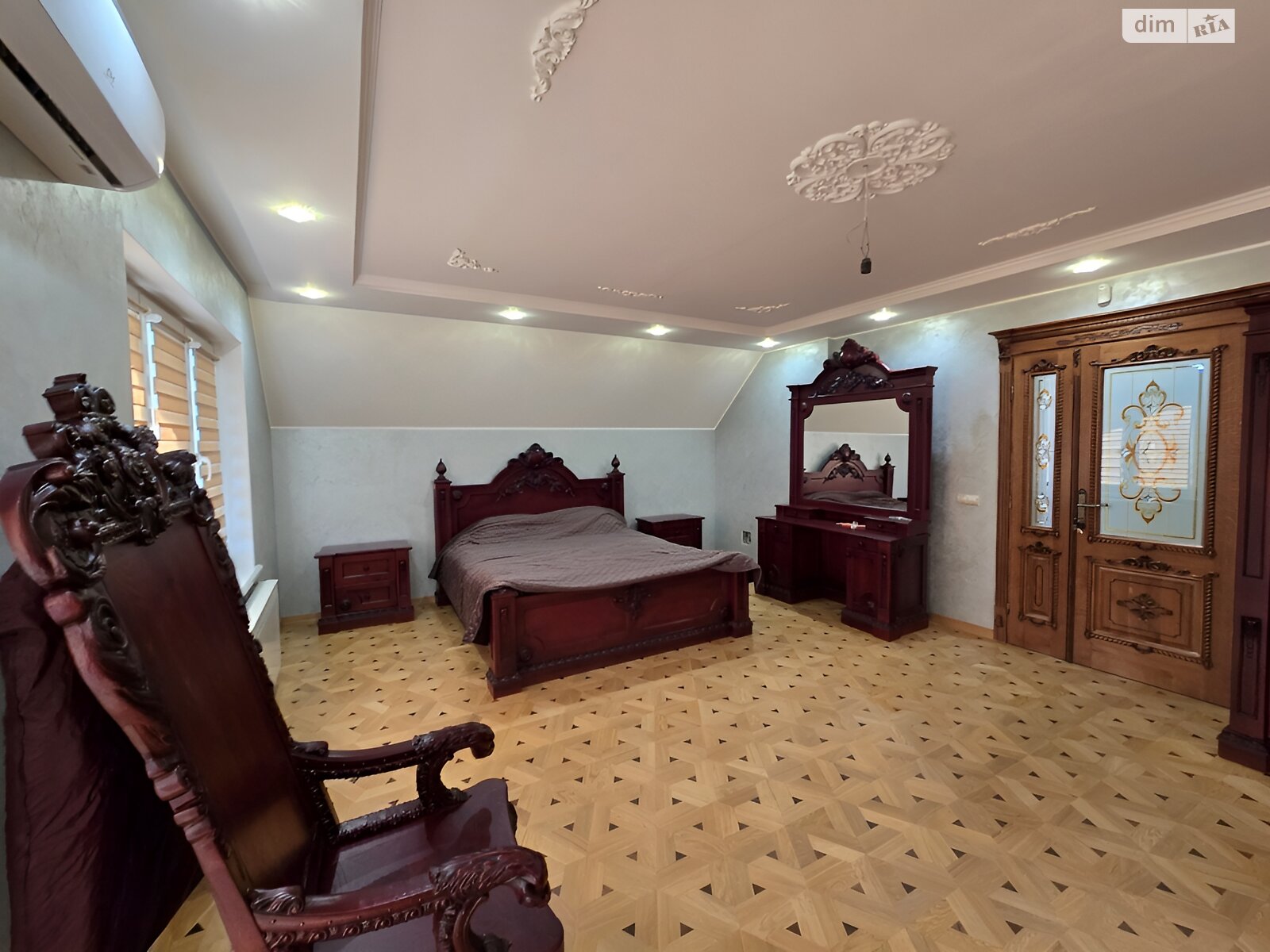 двухэтажный дом с гаражом, 252.5 кв. м, кирпич. Продажа в Виноградове фото 1 двухэтажный дом с гаражом, 252.5 кв. м, кирпич. Продажа в Виноградове фото 1