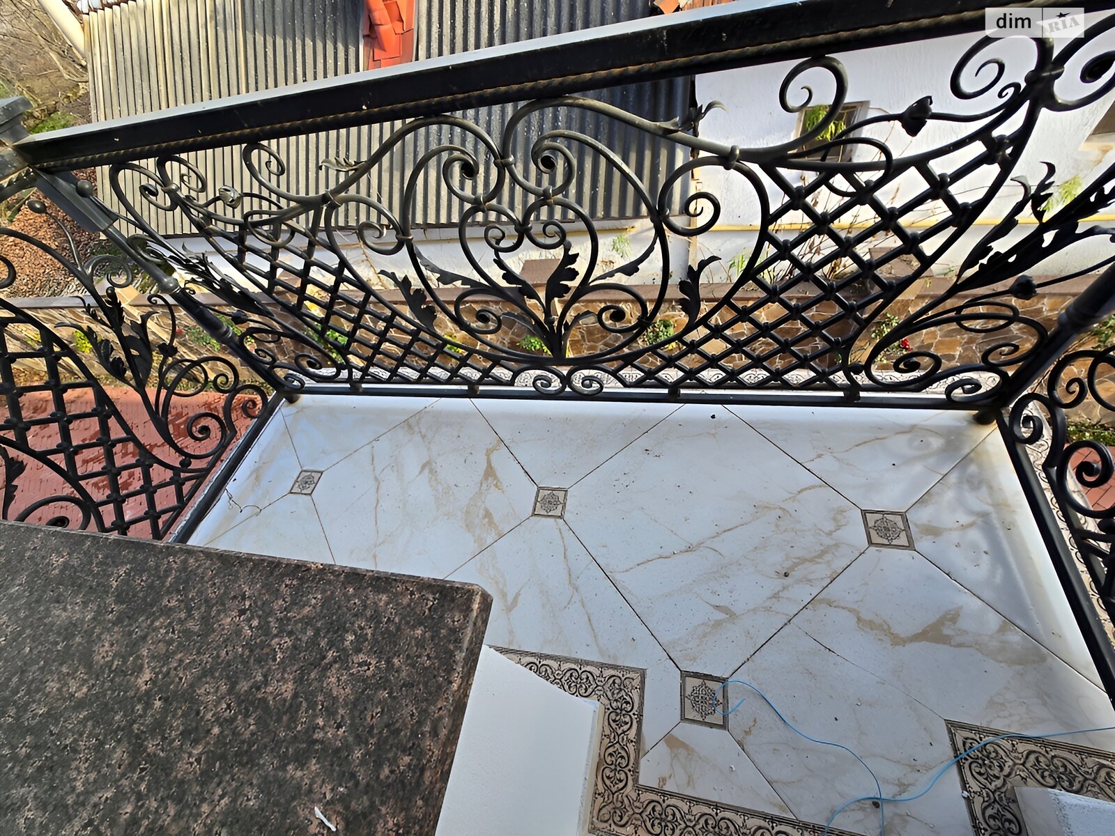 двухэтажный дом с гаражом, 252.5 кв. м, кирпич. Продажа в Виноградове фото 1 двухэтажный дом с гаражом, 252.5 кв. м, кирпич. Продажа в Виноградове фото 1
