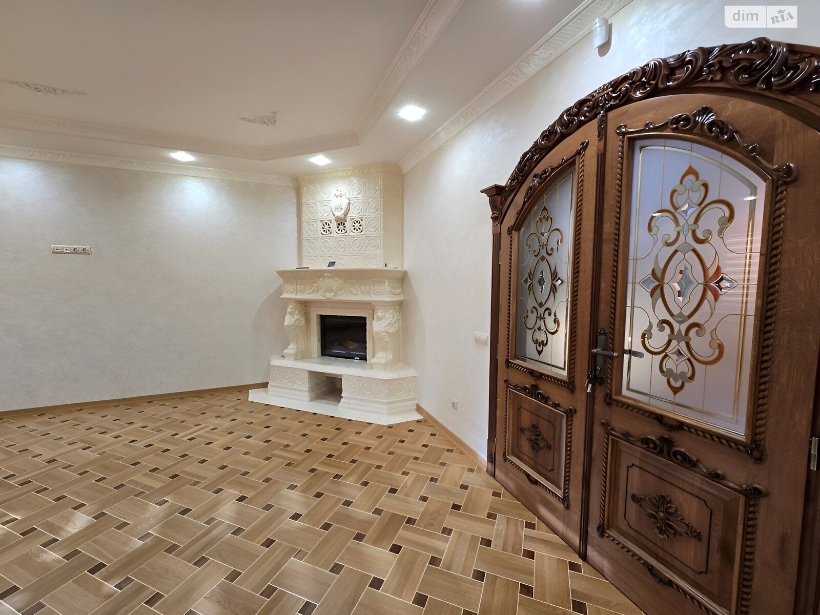 двухэтажный дом с гаражом, 252.5 кв. м, кирпич. Продажа в Виноградове фото 1 двухэтажный дом с гаражом, 252.5 кв. м, кирпич. Продажа в Виноградове фото 1