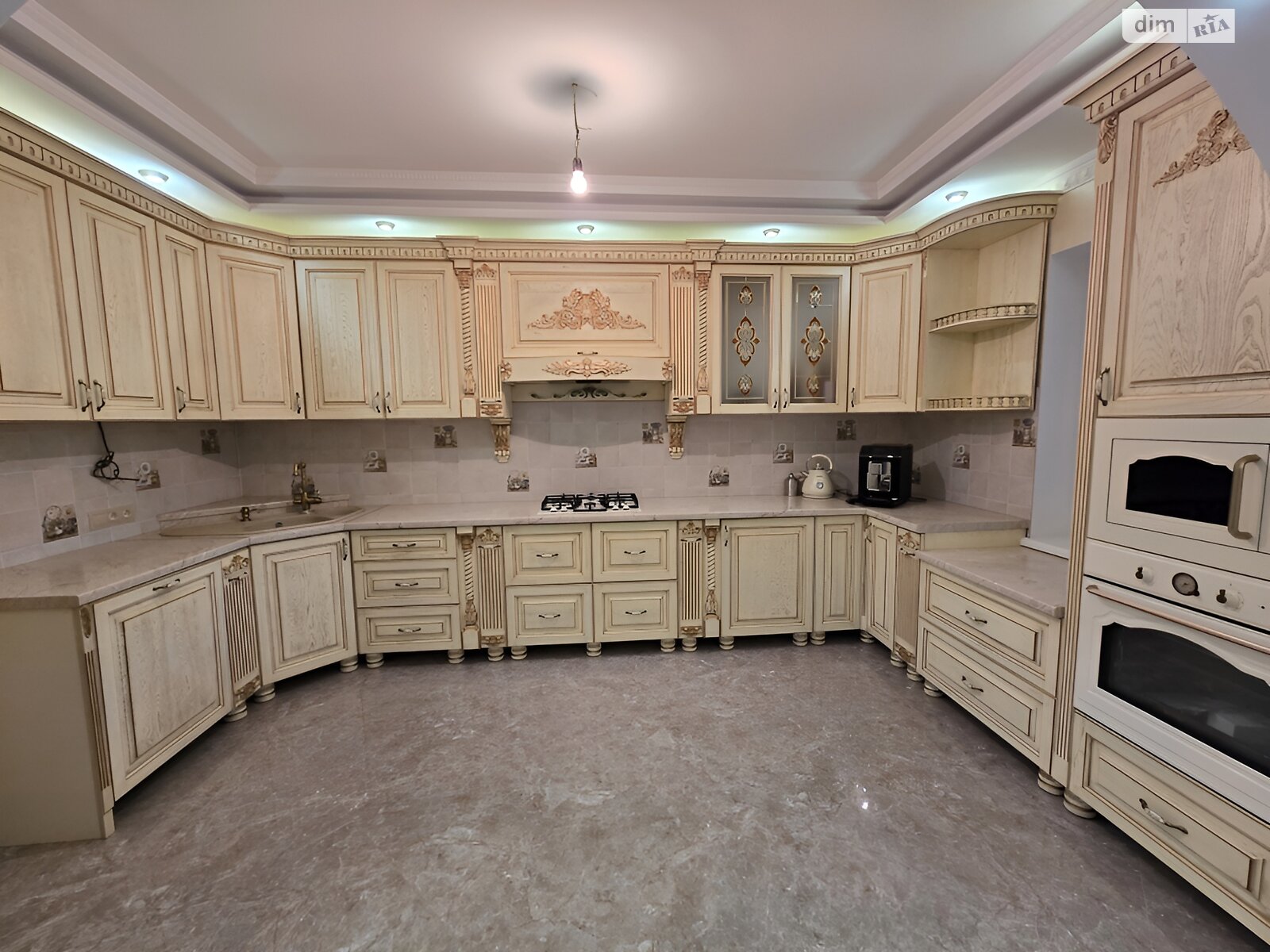 двухэтажный дом с гаражом, 252.5 кв. м, кирпич. Продажа в Виноградове фото 1 двухэтажный дом с гаражом, 252.5 кв. м, кирпич. Продажа в Виноградове фото 1
