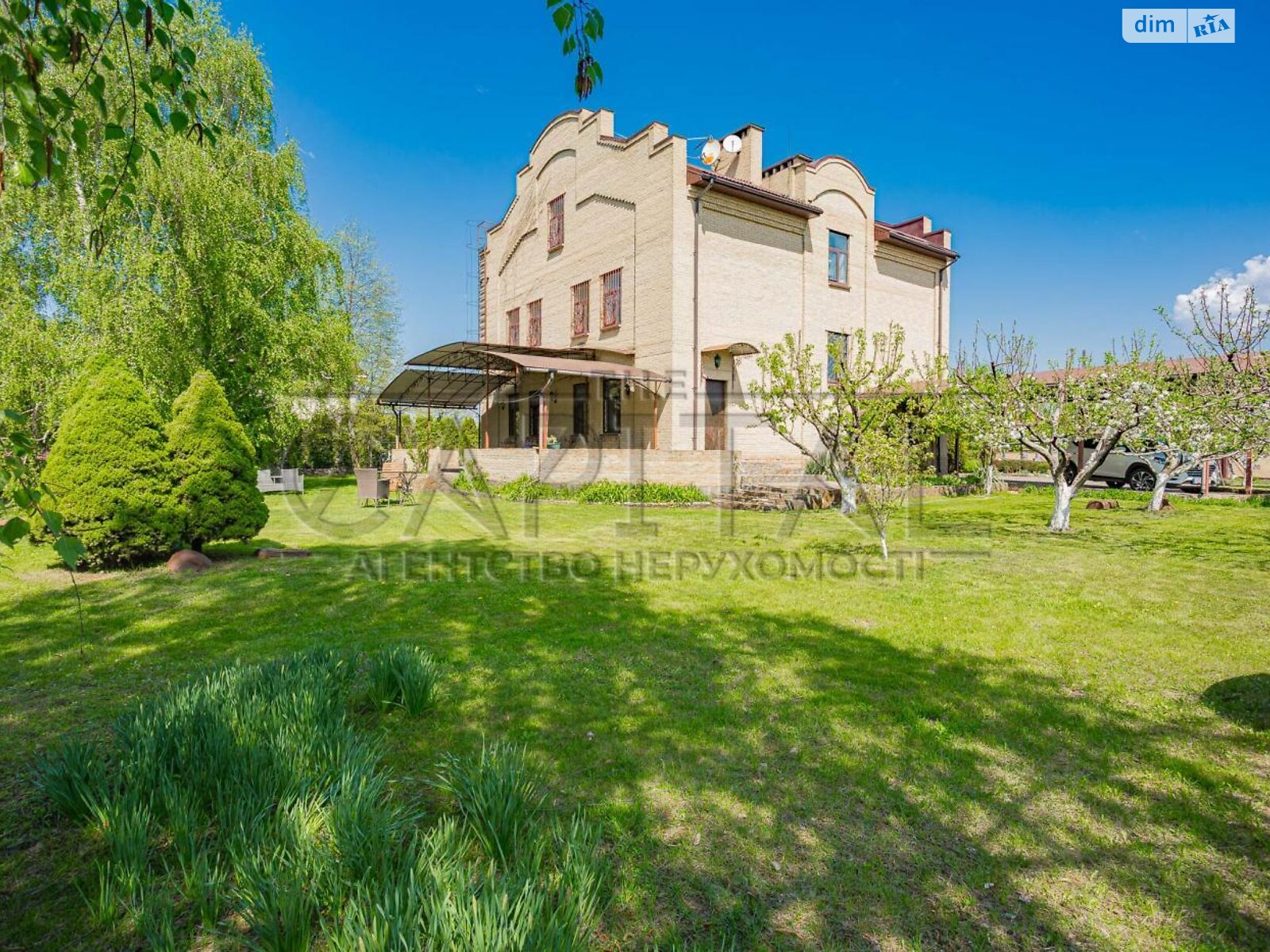 трехэтажный дом с гаражом, 380 кв. м, кирпич. Продажа в Вишенки фото 1 трехэтажный дом с гаражом, 380 кв. м, кирпич. Продажа в Вишенки фото 1