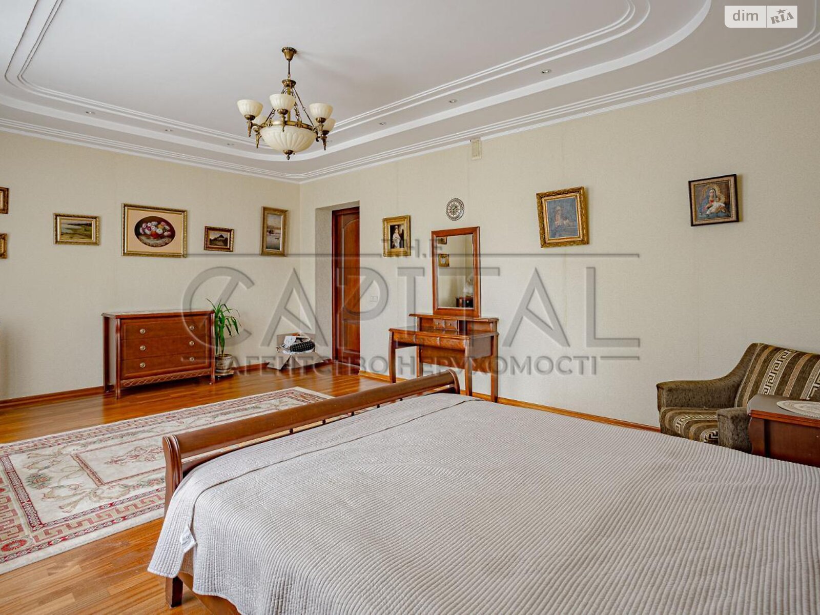 трехэтажный дом с гаражом, 380 кв. м, кирпич. Продажа в Вишенки фото 1 трехэтажный дом с гаражом, 380 кв. м, кирпич. Продажа в Вишенки фото 1