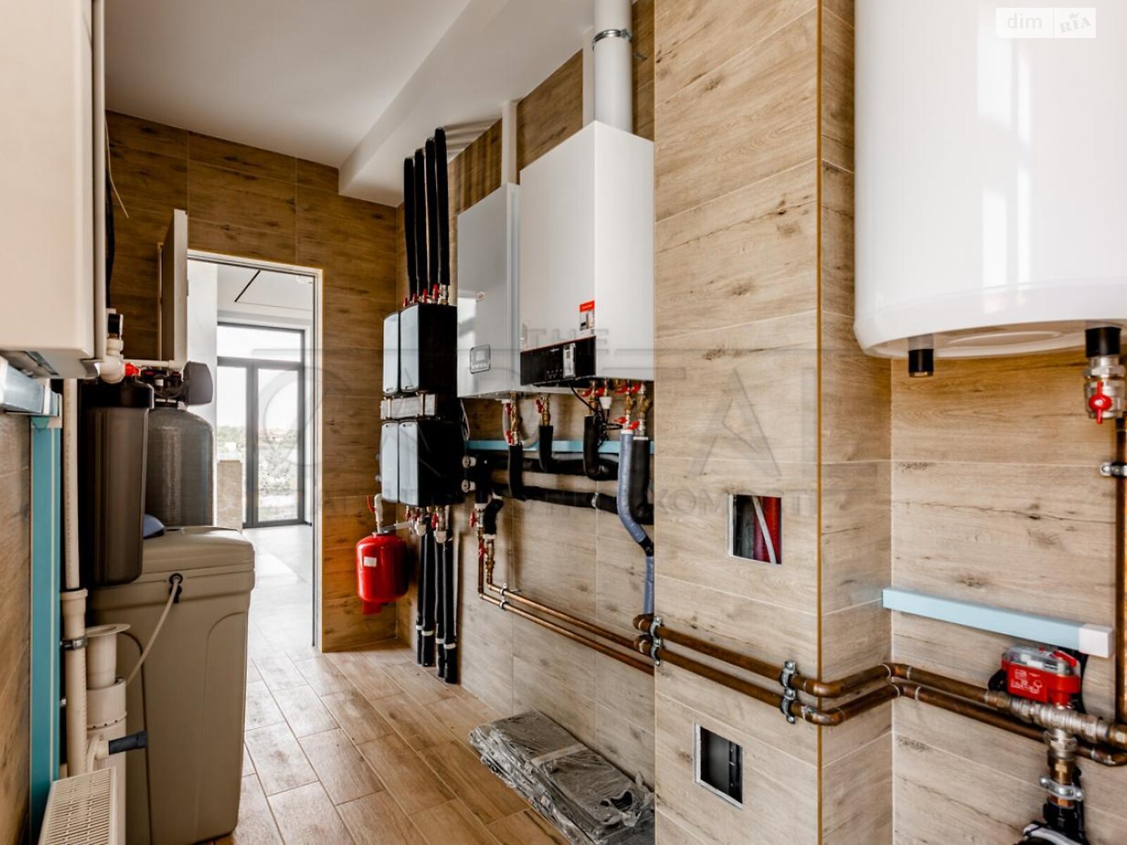 двухэтажный дом с балконом, 292.4 кв. м, кирпич. Продажа в Вишенки фото 1 двухэтажный дом с балконом, 292.4 кв. м, кирпич. Продажа в Вишенки фото 1