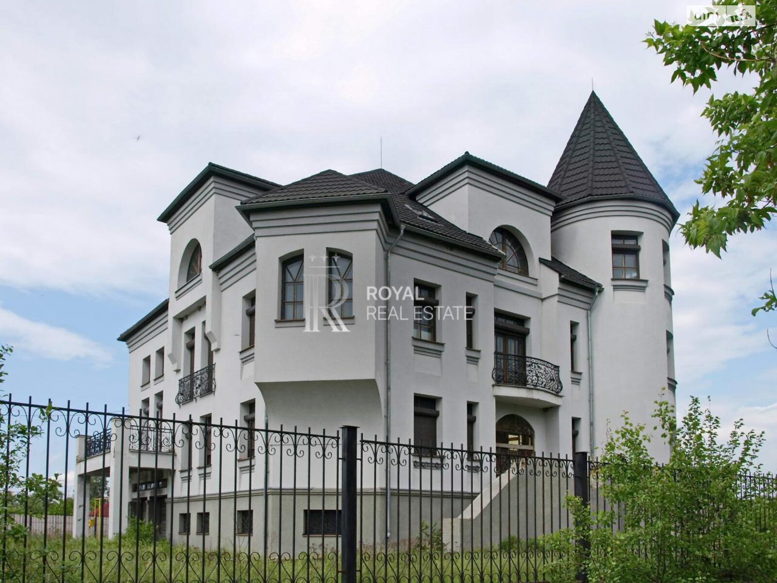 четырехэтажный дом с гаражом, 808 кв. м, кирпич. Продажа в Вишенки фото 1 четырехэтажный дом с гаражом, 808 кв. м, кирпич. Продажа в Вишенки фото 1