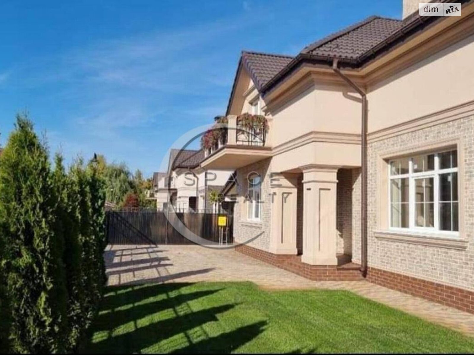 двухэтажный дом с гаражом, 246 кв. м, кирпич. Продажа в Вишенки фото 1 двухэтажный дом с гаражом, 246 кв. м, кирпич. Продажа в Вишенки фото 1