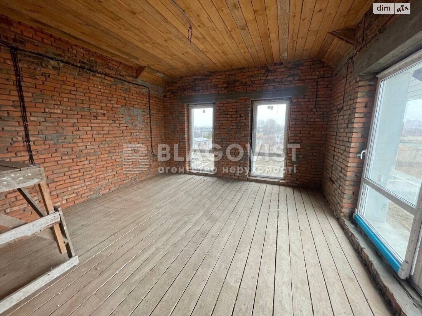 двухэтажный дом с балконом, 220 кв. м, кирпич. Продажа в Вишенки фото 1 двухэтажный дом с балконом, 220 кв. м, кирпич. Продажа в Вишенки фото 1
