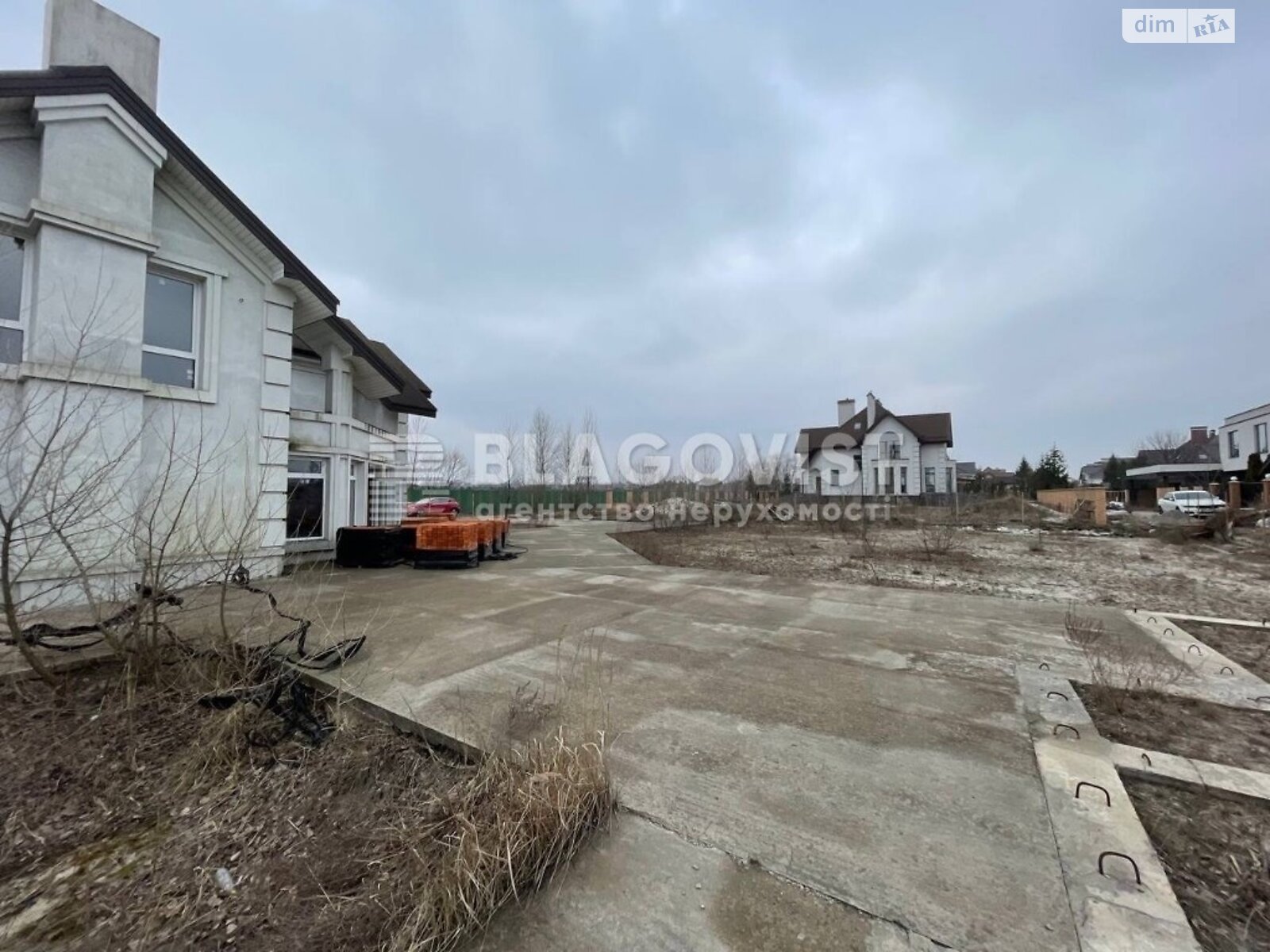 двухэтажный дом с балконом, 220 кв. м, кирпич. Продажа в Вишенки фото 1 двухэтажный дом с балконом, 220 кв. м, кирпич. Продажа в Вишенки фото 1
