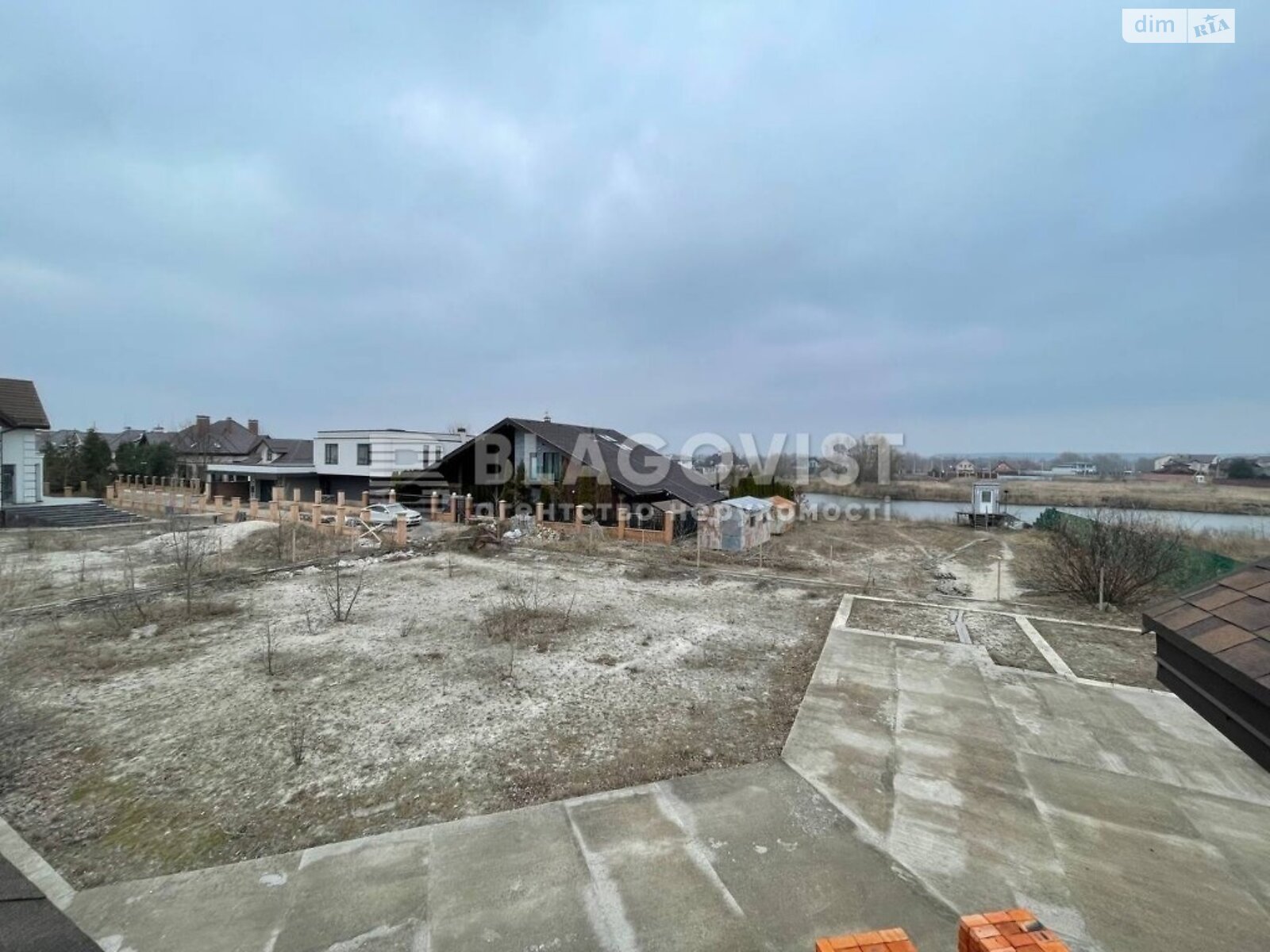 двухэтажный дом с балконом, 220 кв. м, кирпич. Продажа в Вишенки фото 1 двухэтажный дом с балконом, 220 кв. м, кирпич. Продажа в Вишенки фото 1