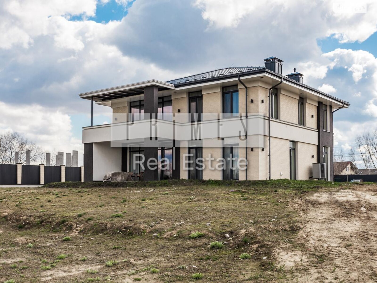 двухэтажный дом с балконом, 300 кв. м, кирпич. Продажа в Вишенки фото 1 двухэтажный дом с балконом, 300 кв. м, кирпич. Продажа в Вишенки фото 1