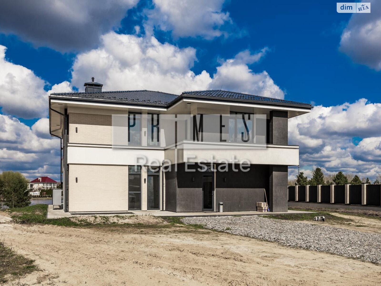 двухэтажный дом с балконом, 300 кв. м, кирпич. Продажа в Вишенки фото 1 двухэтажный дом с балконом, 300 кв. м, кирпич. Продажа в Вишенки фото 1