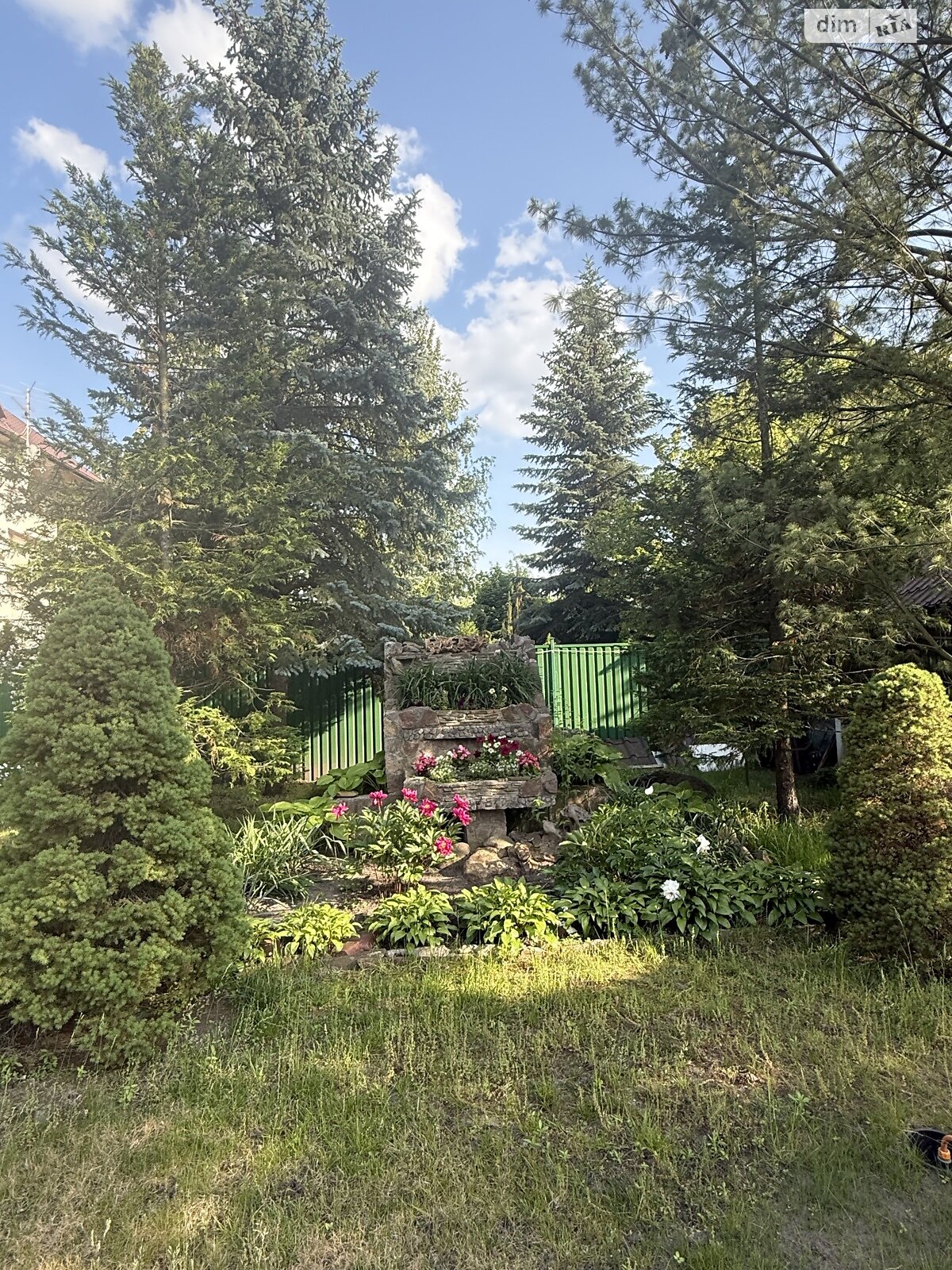 трехэтажный дом с гаражом, 230 кв. м, кирпич. Продажа в Вишенки фото 1 трехэтажный дом с гаражом, 230 кв. м, кирпич. Продажа в Вишенки фото 1