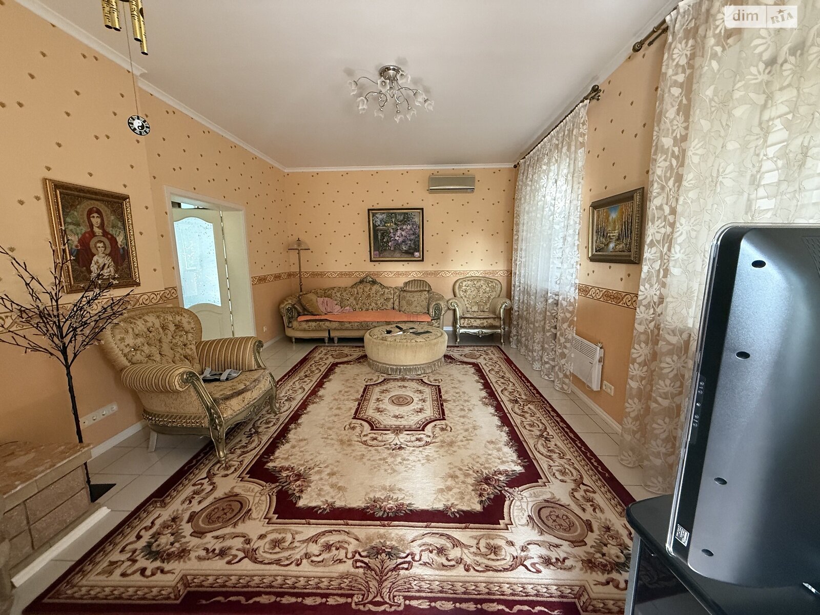 трехэтажный дом с гаражом, 230 кв. м, кирпич. Продажа в Вишенки фото 1 трехэтажный дом с гаражом, 230 кв. м, кирпич. Продажа в Вишенки фото 1