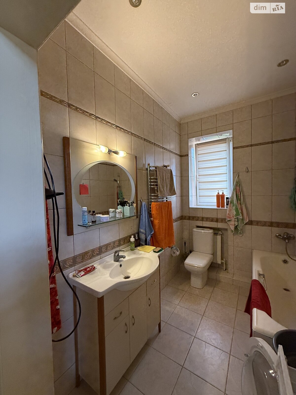 трехэтажный дом с гаражом, 230 кв. м, кирпич. Продажа в Вишенки фото 1 трехэтажный дом с гаражом, 230 кв. м, кирпич. Продажа в Вишенки фото 1