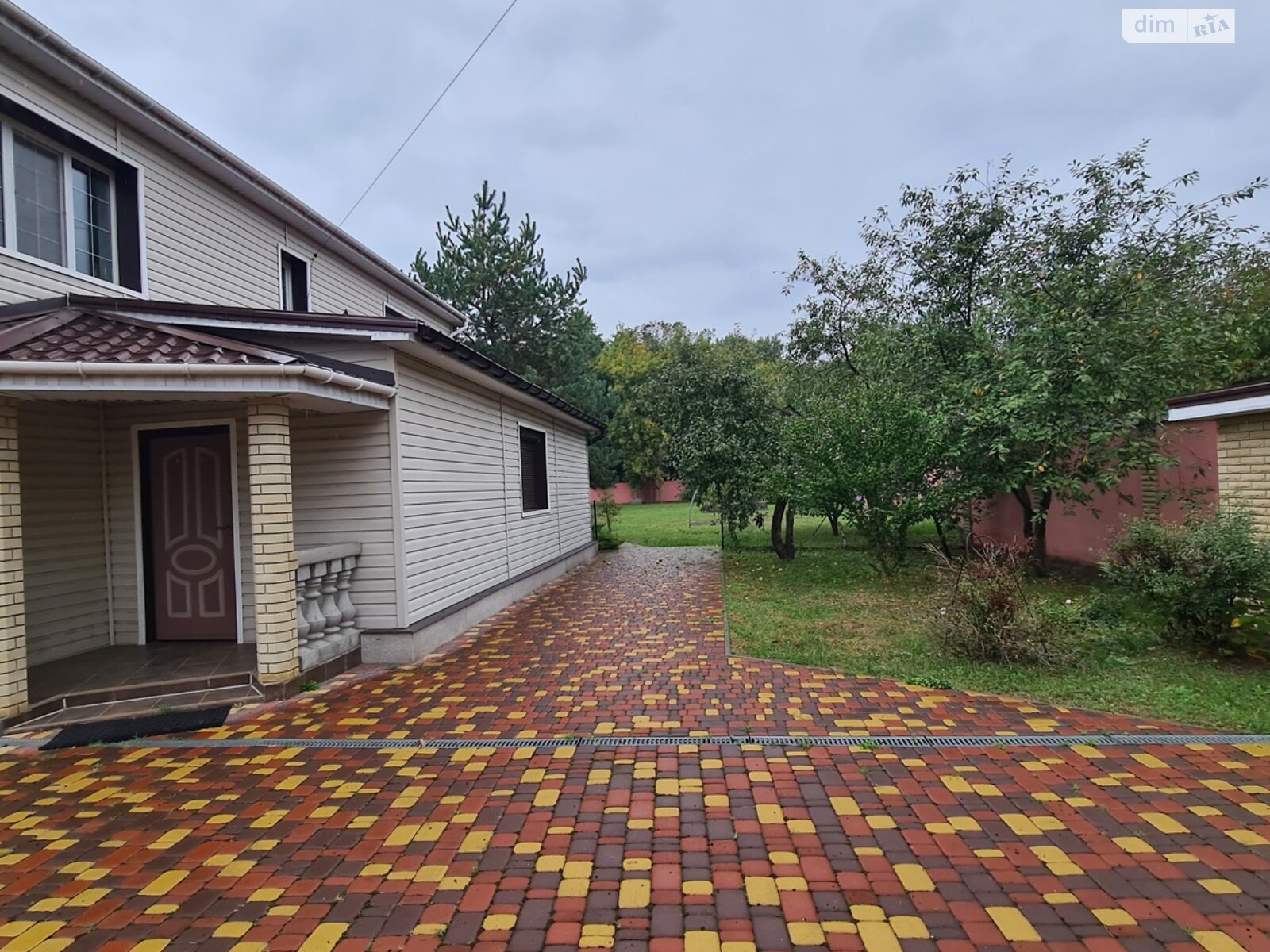 двухэтажный дом с гаражом, 265 кв. м, кирпич. Продажа в Вишенки фото 1 двухэтажный дом с гаражом, 265 кв. м, кирпич. Продажа в Вишенки фото 1