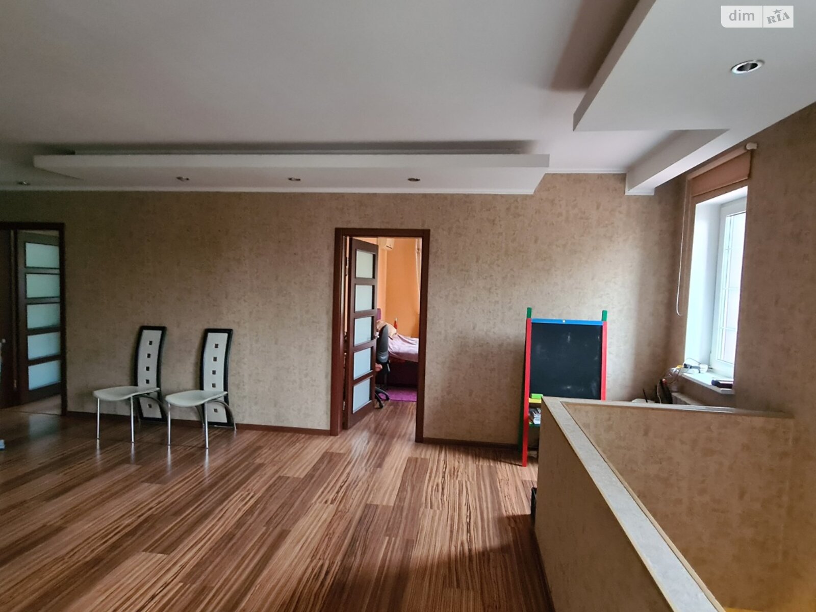 двухэтажный дом с гаражом, 265 кв. м, кирпич. Продажа в Вишенки фото 1 двухэтажный дом с гаражом, 265 кв. м, кирпич. Продажа в Вишенки фото 1