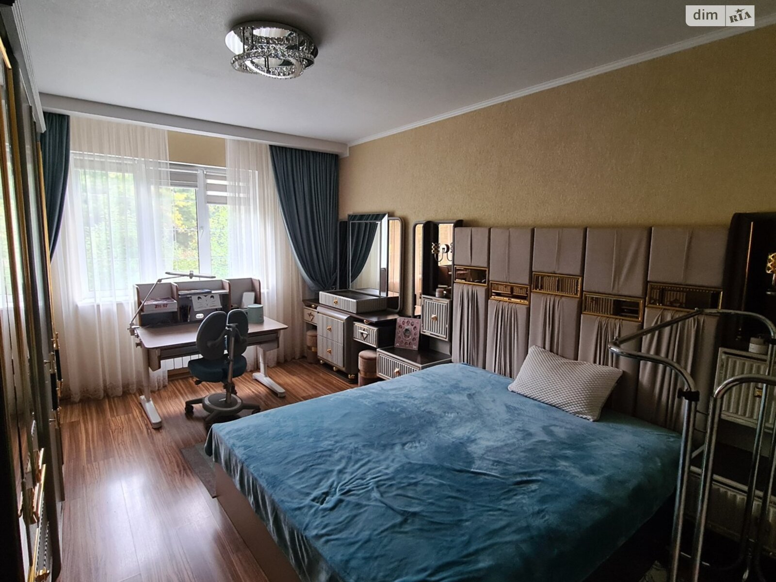 двухэтажный дом с гаражом, 265 кв. м, кирпич. Продажа в Вишенки фото 1 двухэтажный дом с гаражом, 265 кв. м, кирпич. Продажа в Вишенки фото 1