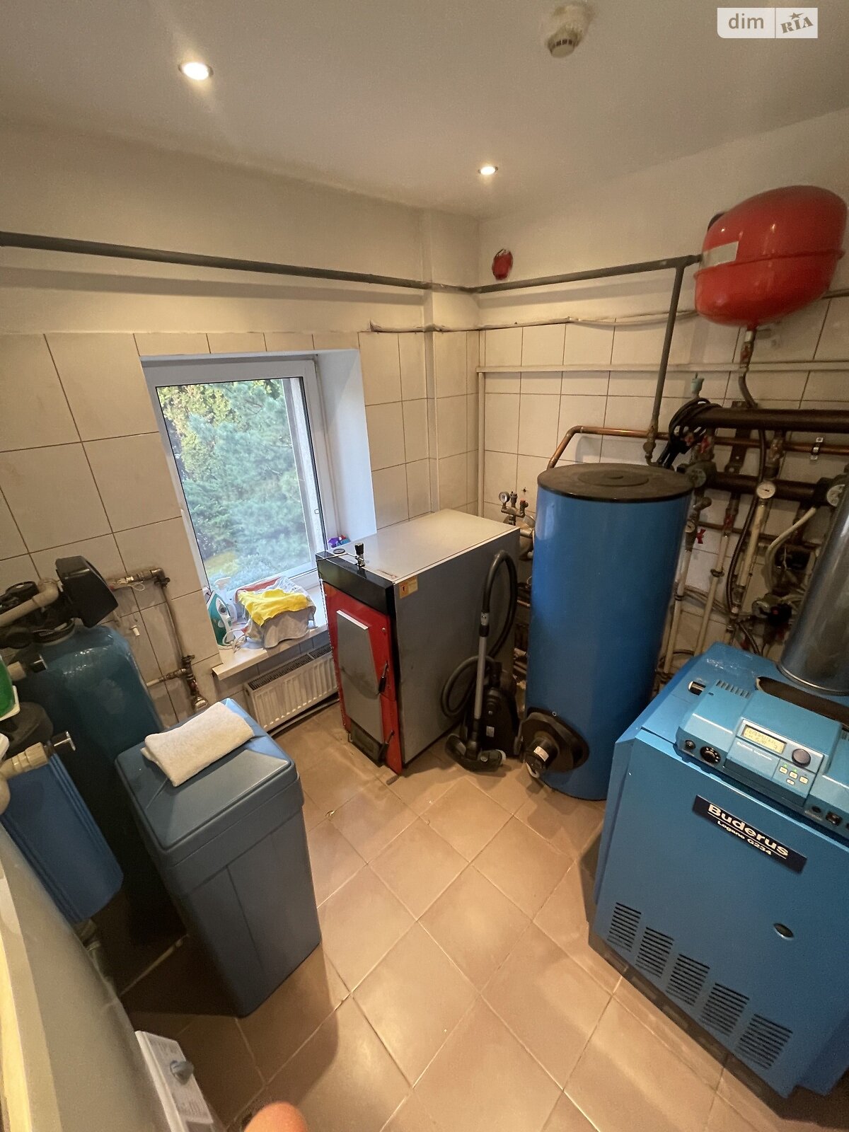 триповерховий будинок з верандою, 301.2 кв. м, цегла. Продаж у Вишеньках фото 1 триповерховий будинок з верандою, 301.2 кв. м, цегла. Продаж у Вишеньках фото 1