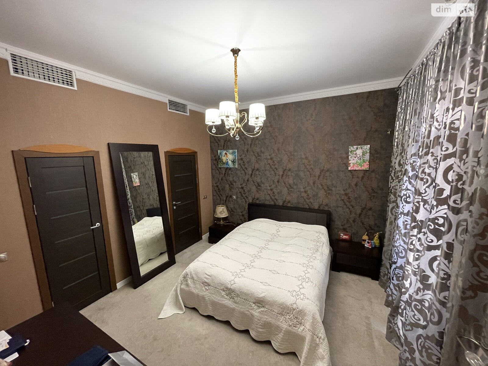 триповерховий будинок з верандою, 301.2 кв. м, цегла. Продаж у Вишеньках фото 1 триповерховий будинок з верандою, 301.2 кв. м, цегла. Продаж у Вишеньках фото 1