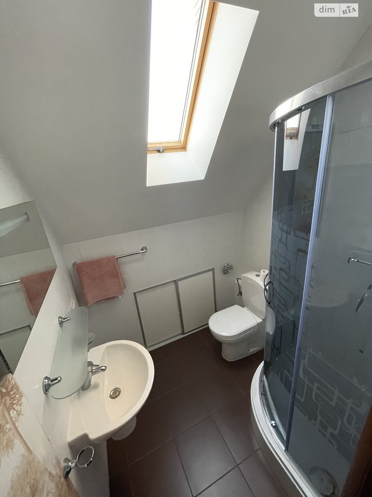 триповерховий будинок з верандою, 301.2 кв. м, цегла. Продаж у Вишеньках фото 1 триповерховий будинок з верандою, 301.2 кв. м, цегла. Продаж у Вишеньках фото 1
