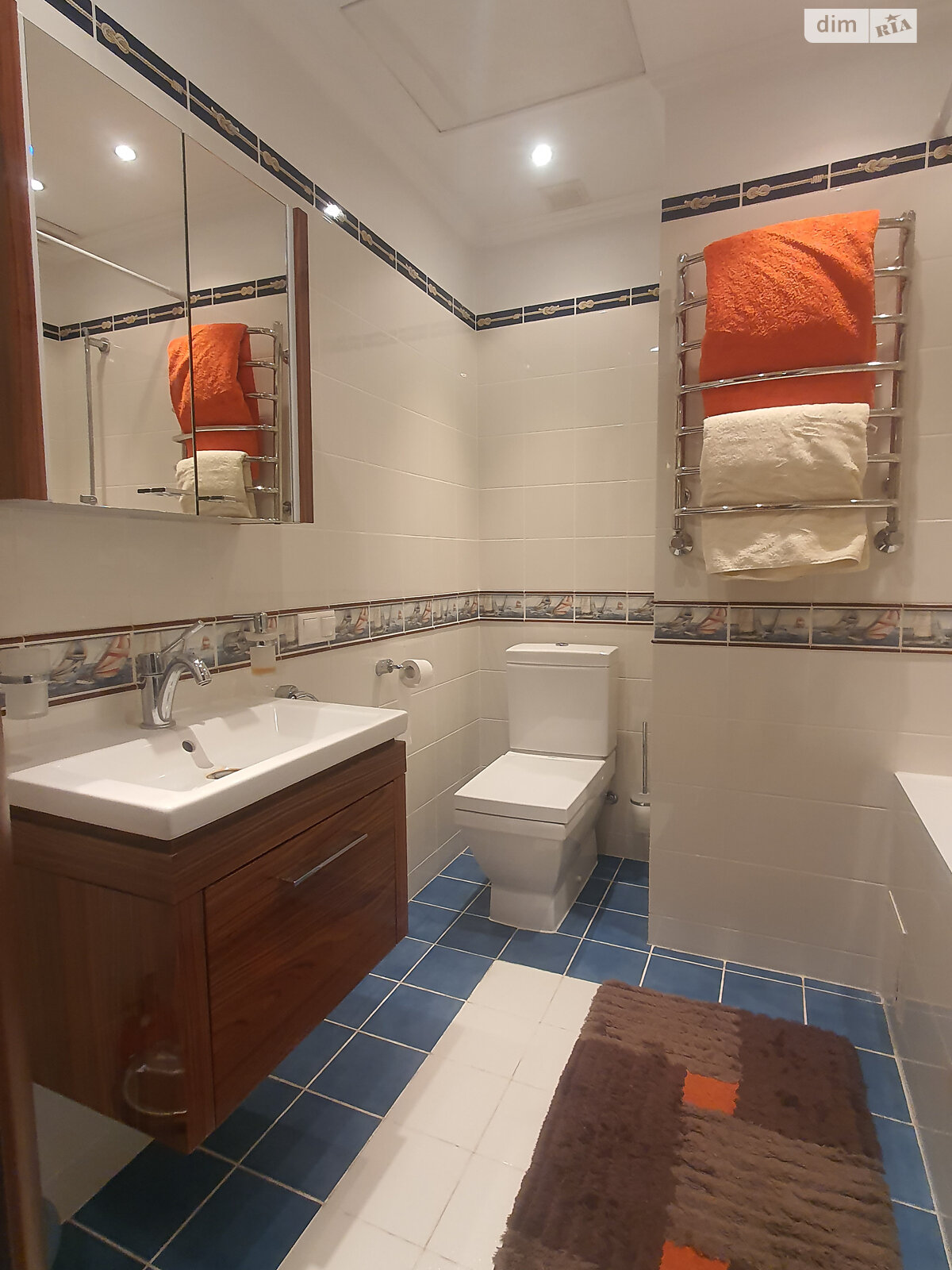 триповерховий будинок з верандою, 301.2 кв. м, цегла. Продаж у Вишеньках фото 1 триповерховий будинок з верандою, 301.2 кв. м, цегла. Продаж у Вишеньках фото 1