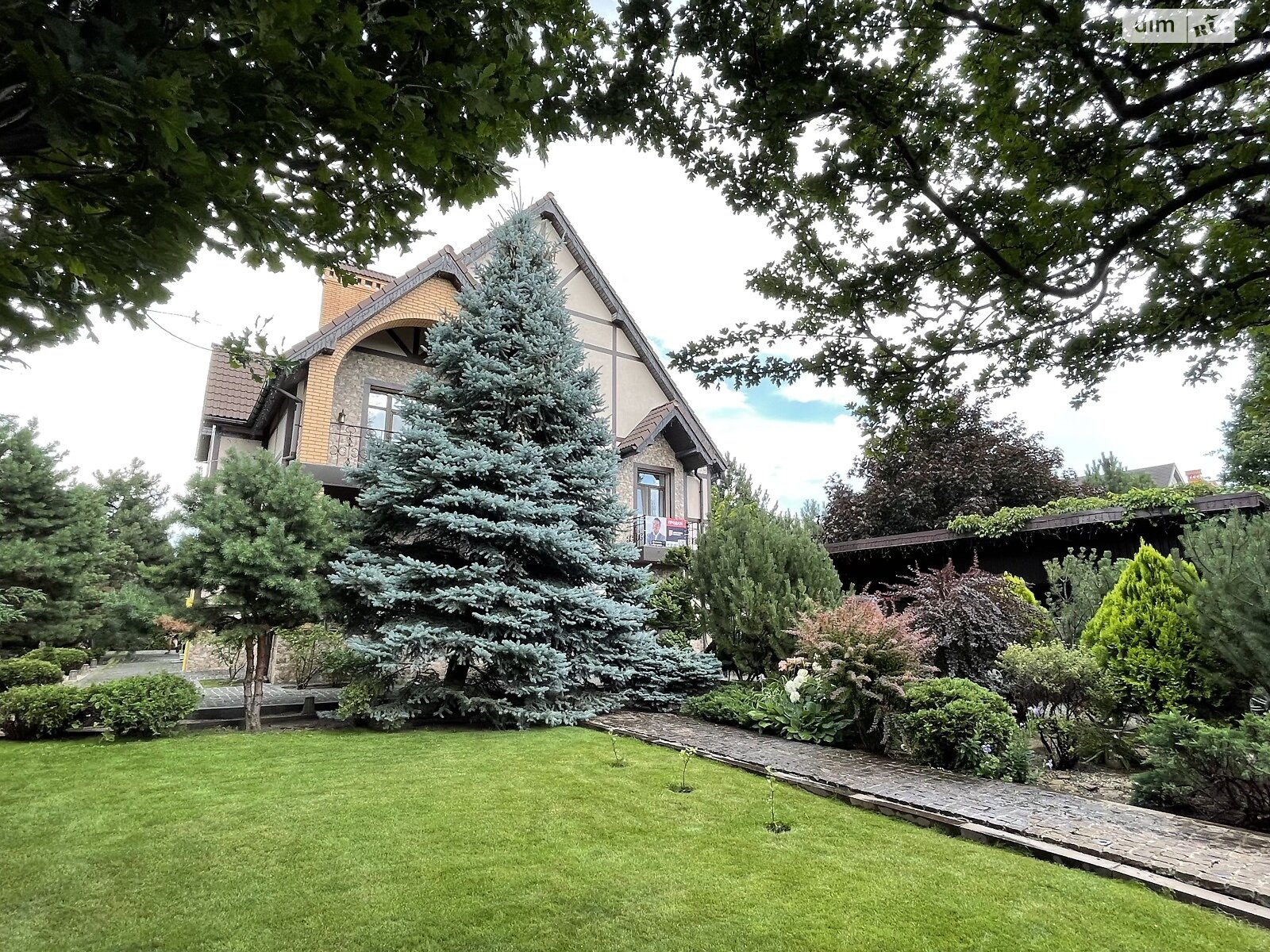 триповерховий будинок з верандою, 301.2 кв. м, цегла. Продаж у Вишеньках фото 1 триповерховий будинок з верандою, 301.2 кв. м, цегла. Продаж у Вишеньках фото 1
