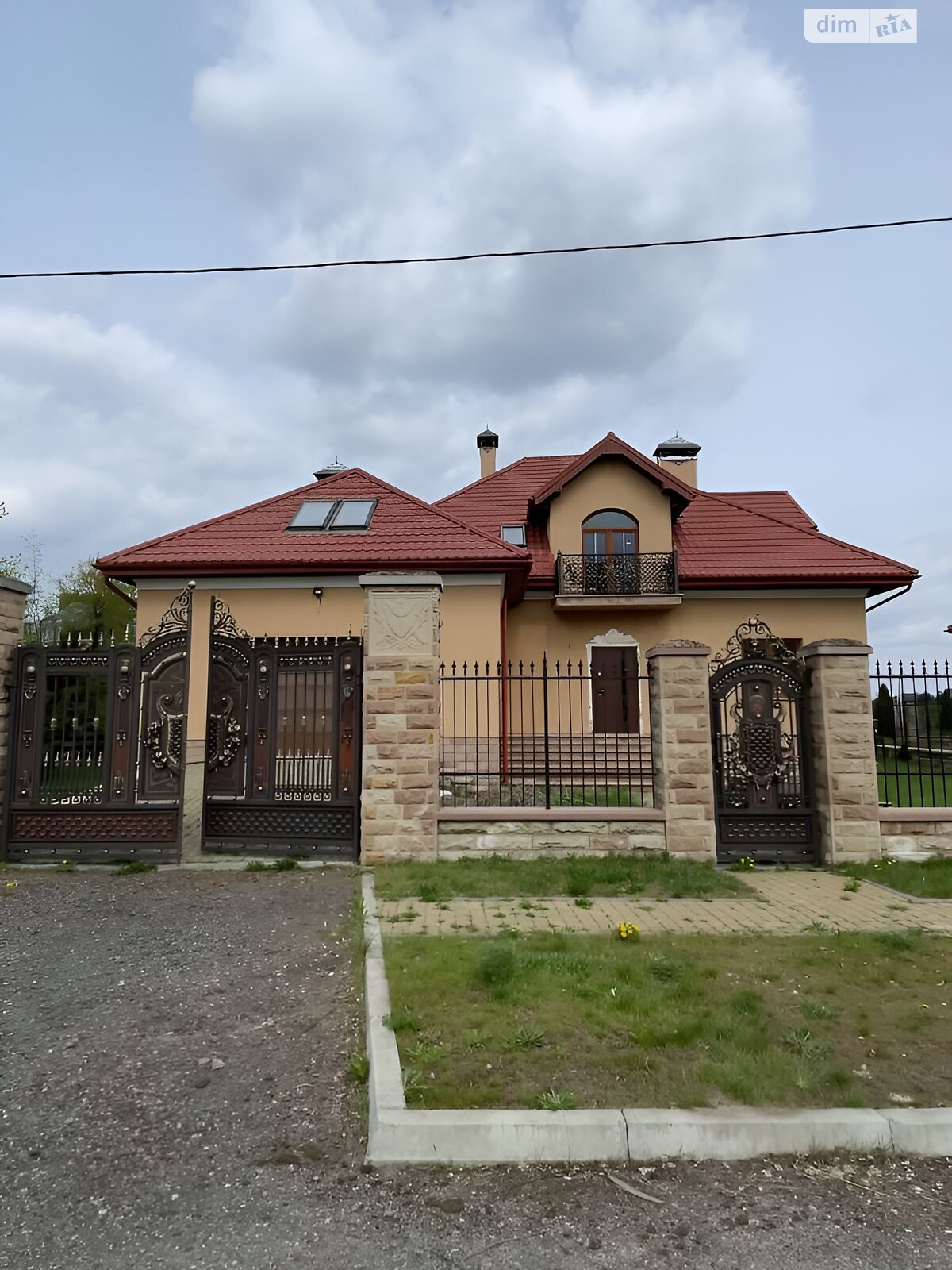 двухэтажный дом, 300 кв. м, кирпич. Продажа в Вишенки фото 1 двухэтажный дом, 300 кв. м, кирпич. Продажа в Вишенки фото 1