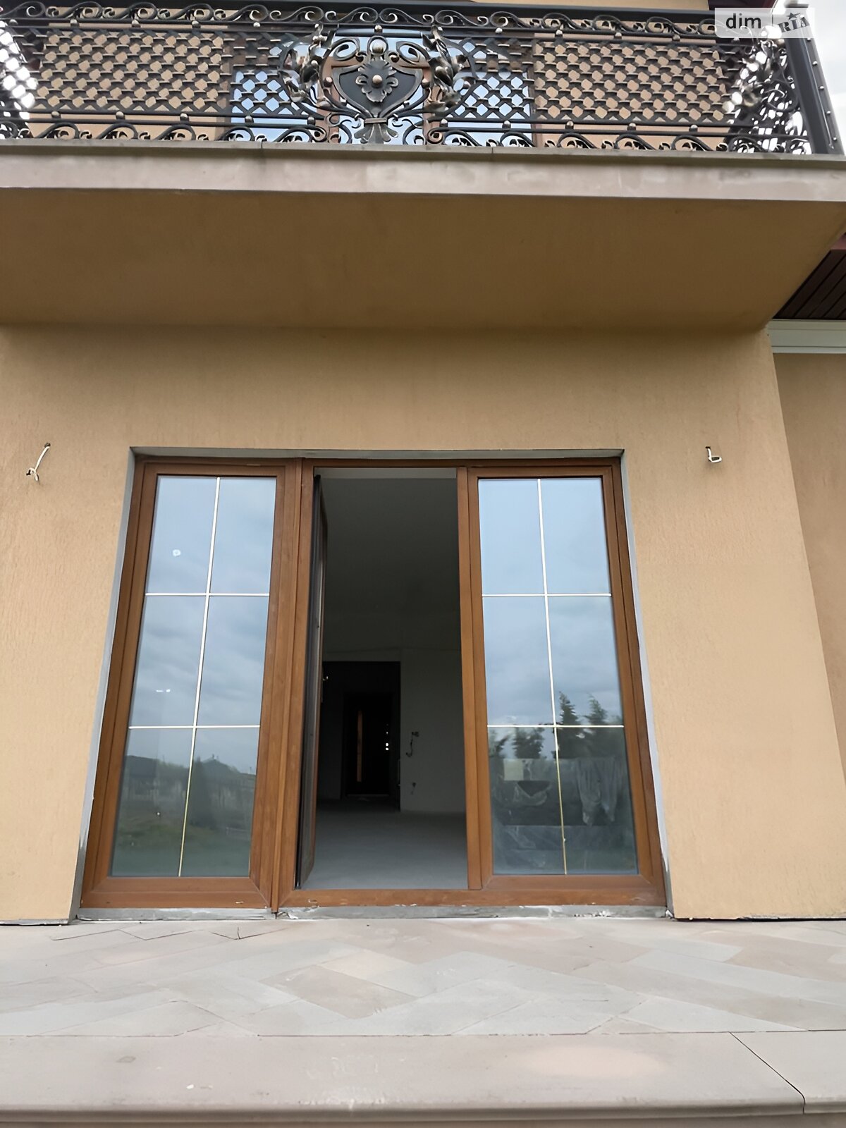 двухэтажный дом, 300 кв. м, кирпич. Продажа в Вишенки фото 1 двухэтажный дом, 300 кв. м, кирпич. Продажа в Вишенки фото 1