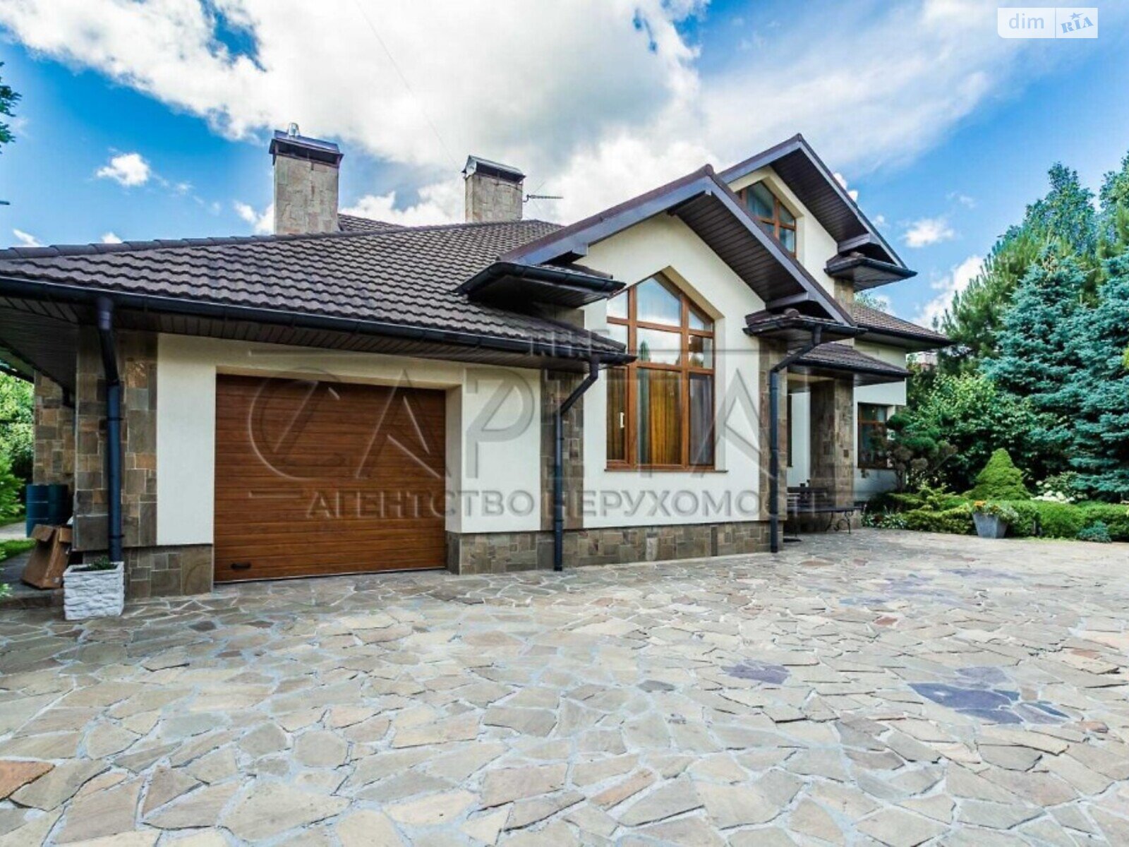 двухэтажный дом с балконом, 350 кв. м, кирпич. Продажа в Вишенки фото 1