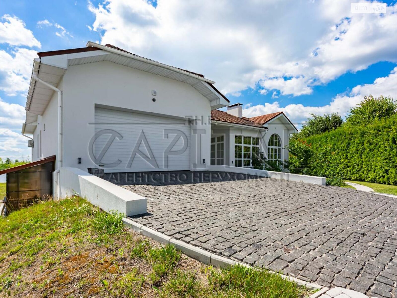 одноэтажный дом с гаражом, 453 кв. м, кирпич. Продажа в Вишенки фото 1 одноэтажный дом с гаражом, 453 кв. м, кирпич. Продажа в Вишенки фото 1