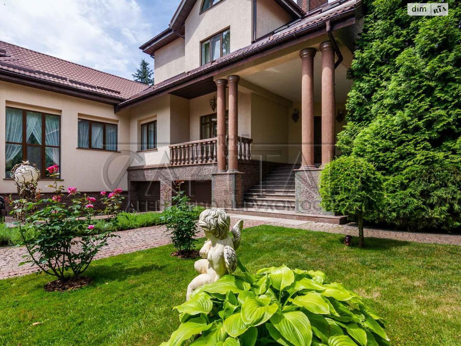 трехэтажный дом, 680 кв. м, кирпич. Продажа в Вишенки фото 1 трехэтажный дом, 680 кв. м, кирпич. Продажа в Вишенки фото 1