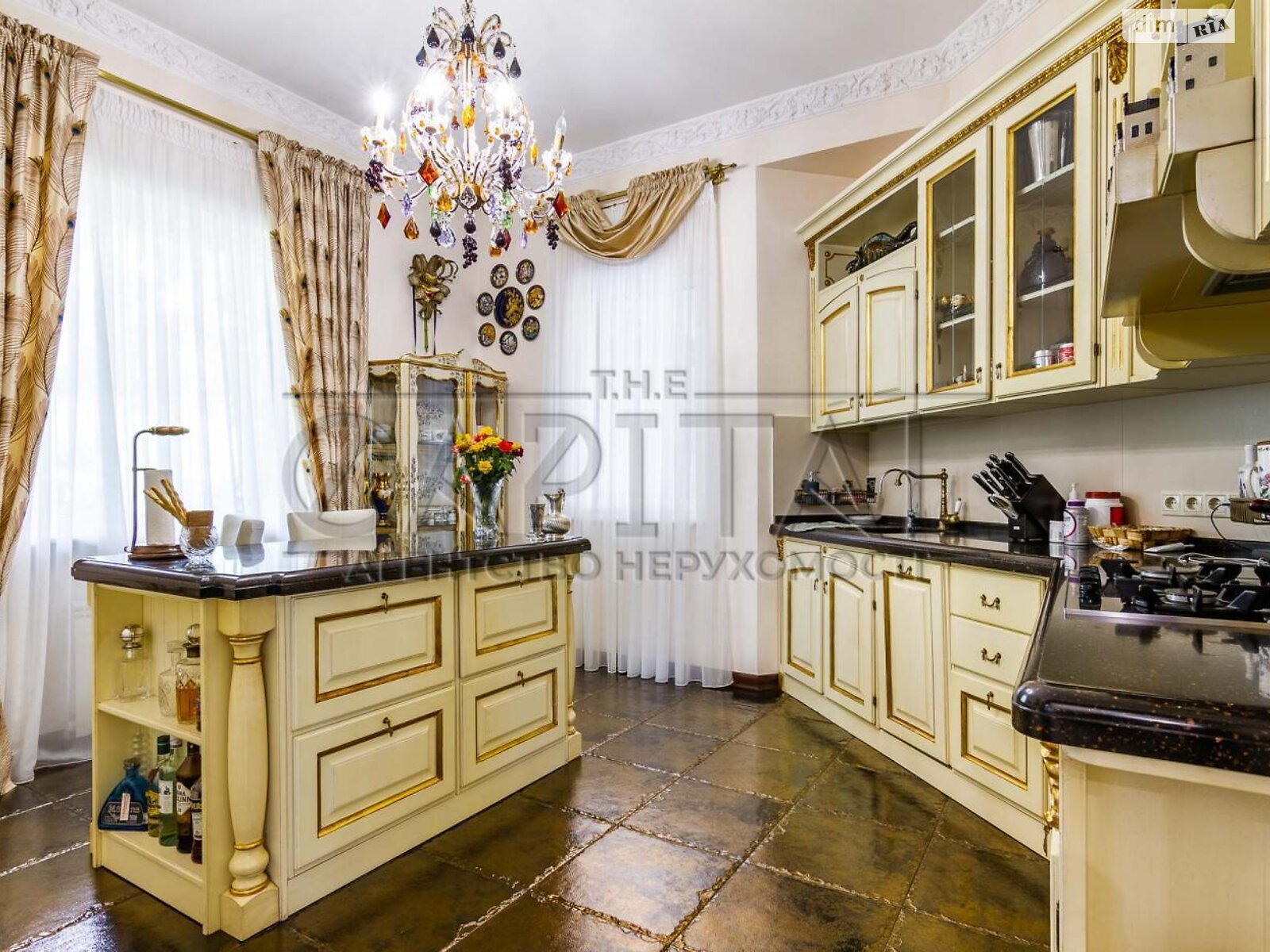 трехэтажный дом, 680 кв. м, кирпич. Продажа в Вишенки фото 1 трехэтажный дом, 680 кв. м, кирпич. Продажа в Вишенки фото 1